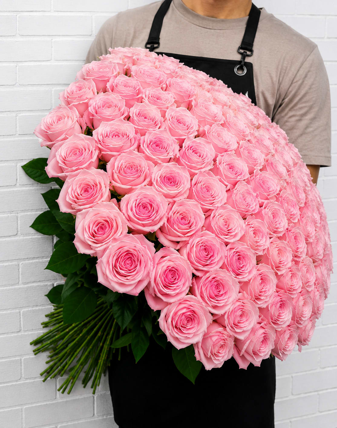100 PINK ROSE BOUQUET - 100 Pink Rose Bouquet! No vase is included, just the flowers!