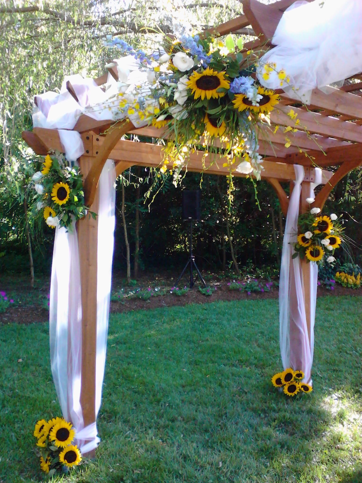 Wedding Gazebo Sunflower Decor In Waldorf Md Salads And Flowers