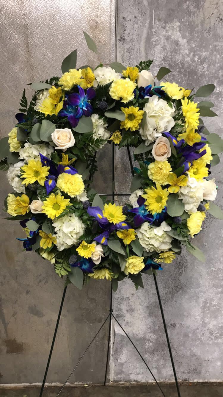 Striking Sympathy Wreath In Modesto Ca Fresh Ideas Flower Co