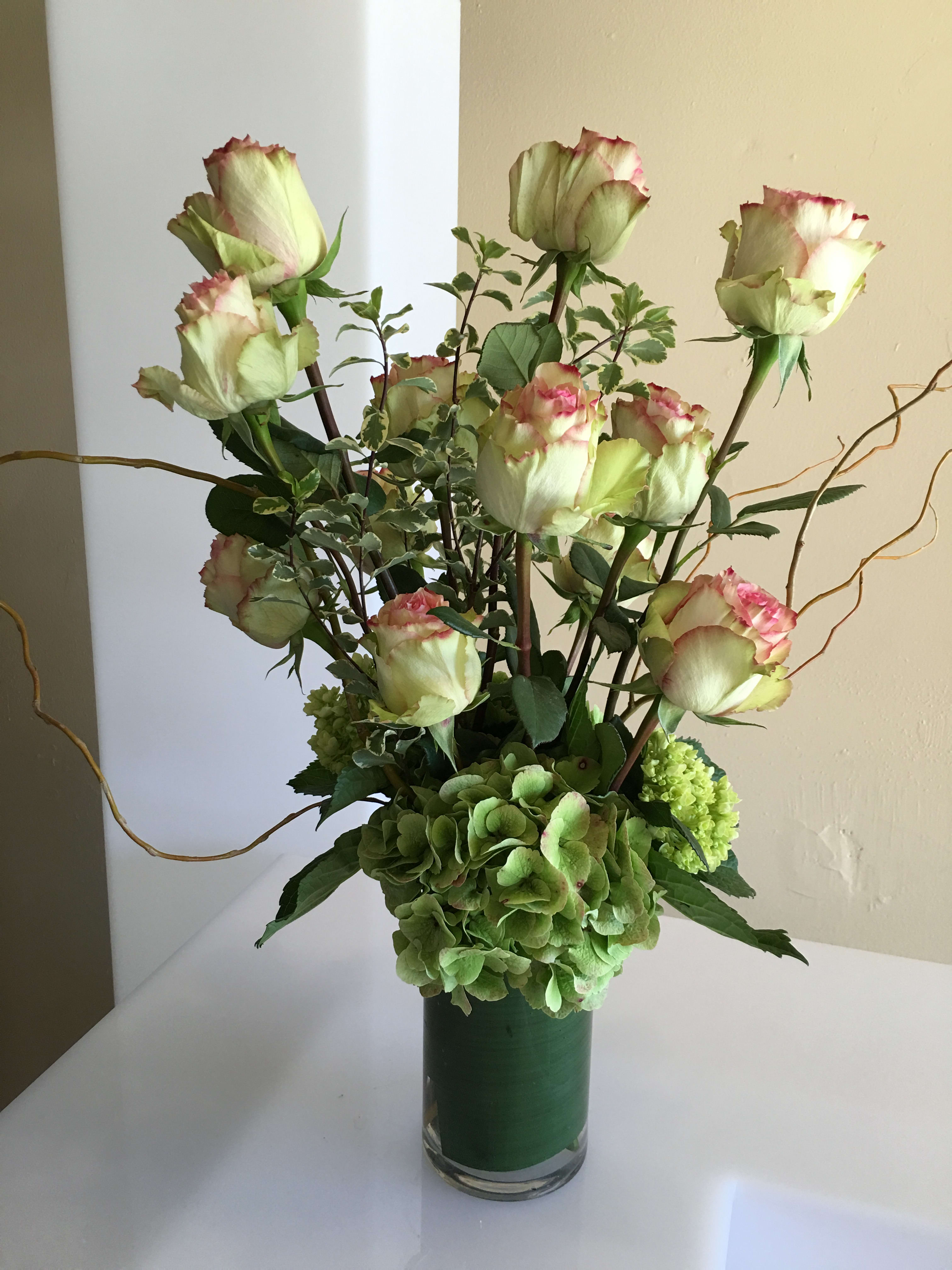 Dozen Antique Roses By Palm Springs Flower Mart