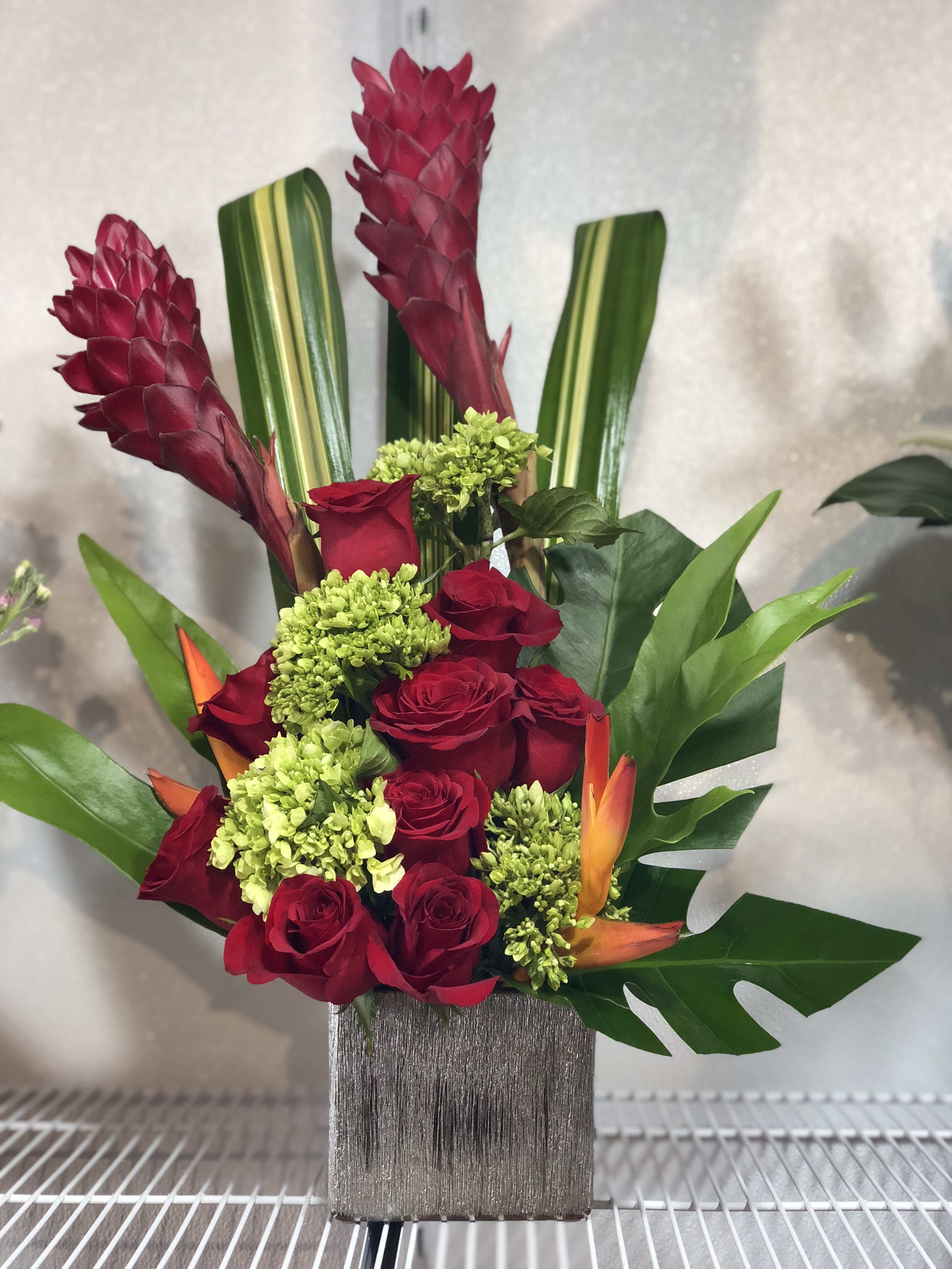 Sculptural Tropical By Lucy S Flowers Design
