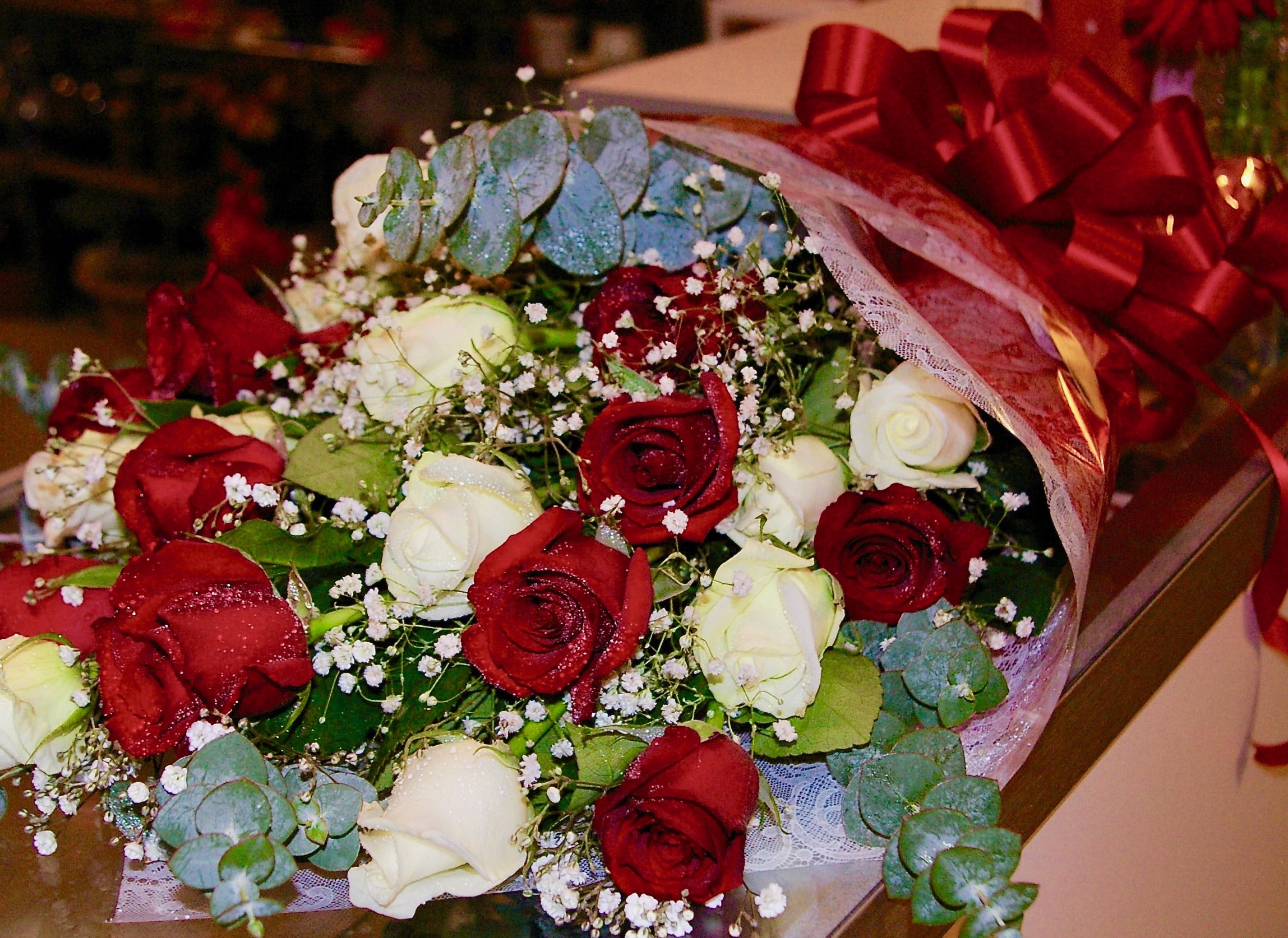Peace And Love In Albany Ca La Vie En Rose Flowers