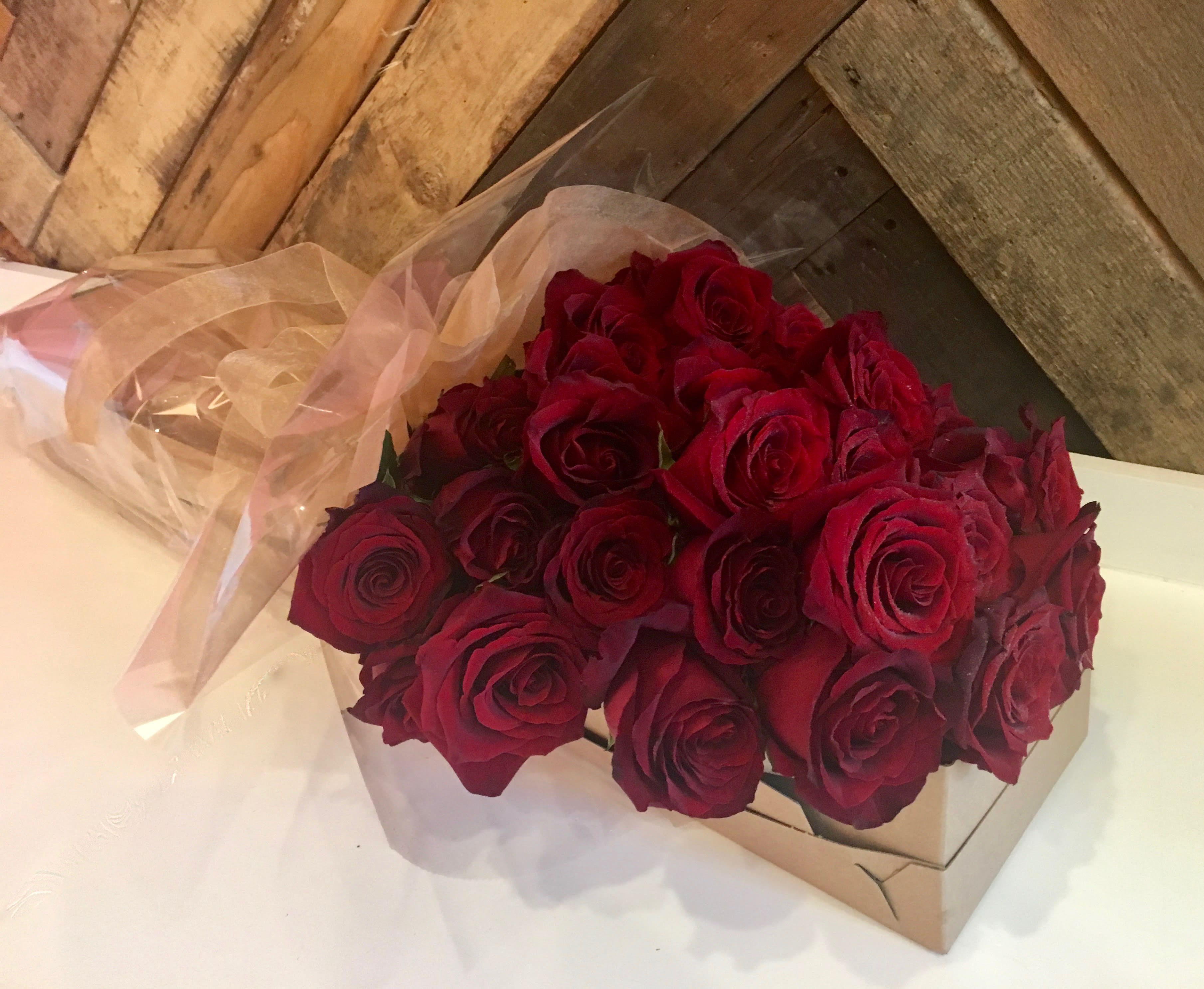 Classic Boxed Roses In Port Orchard Wa Pistil Design