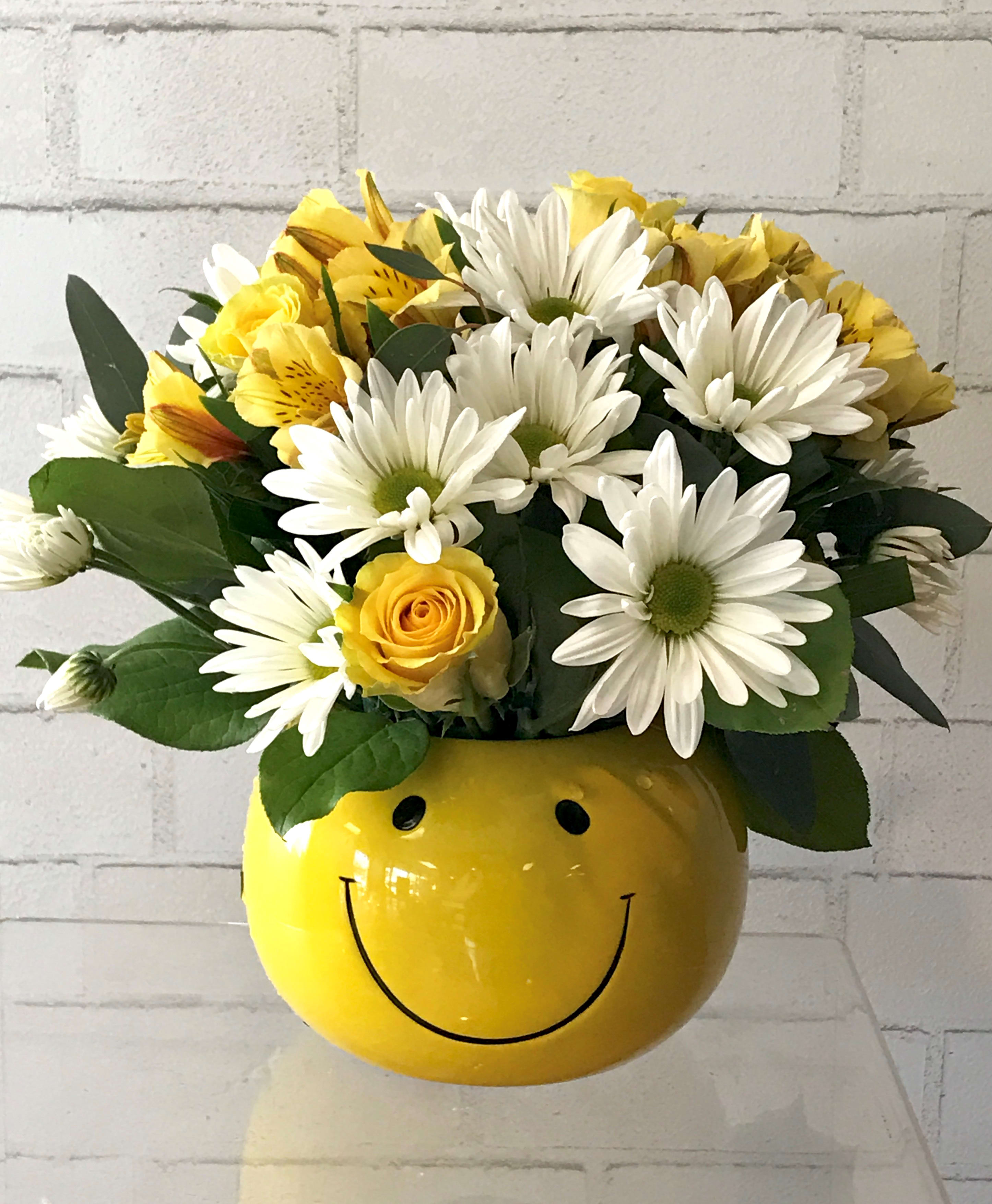 Be Happy Bouquet In Lincoln Ne House Of Flowers
