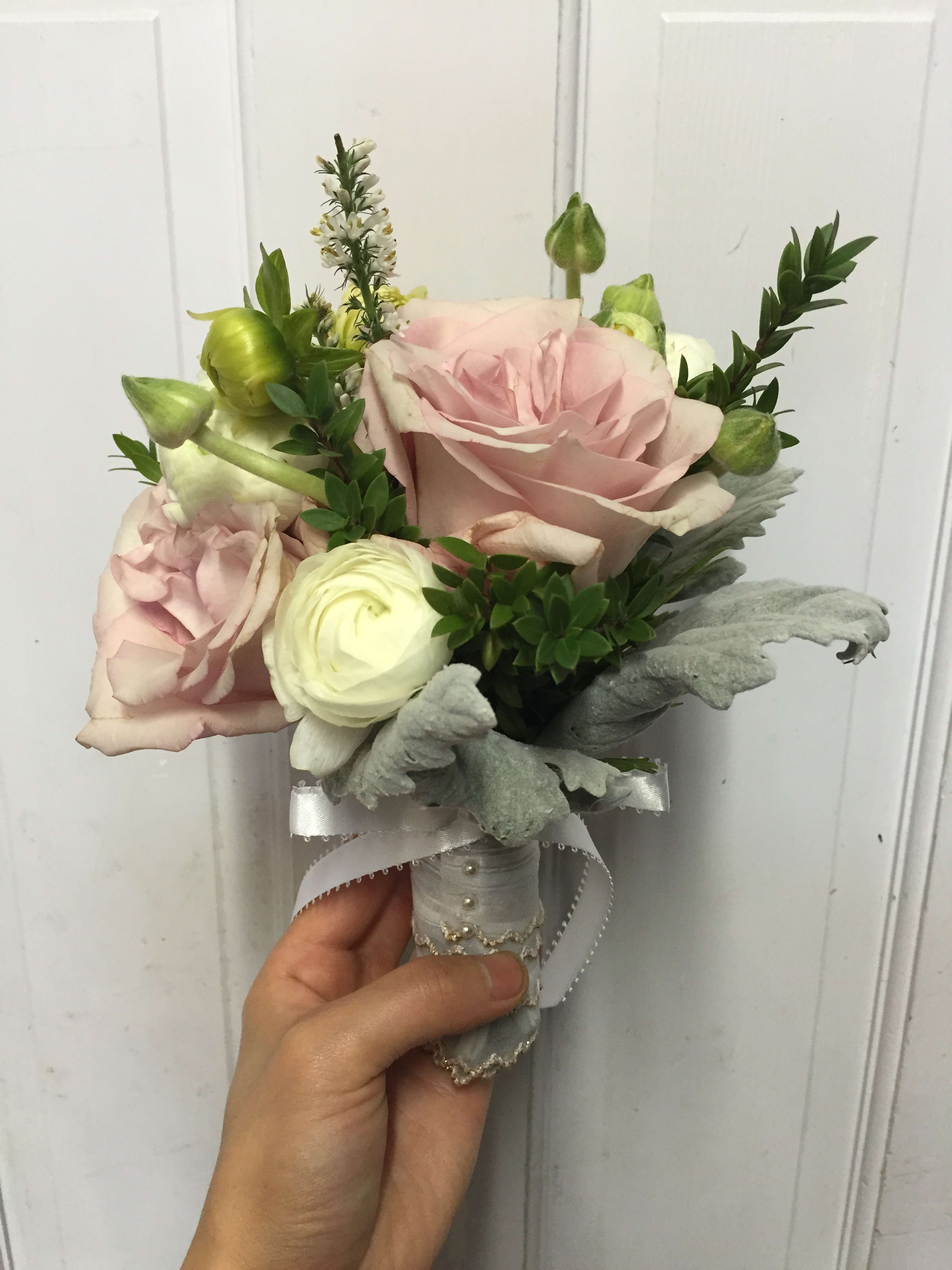 dusty rose bridesmaid bouquet