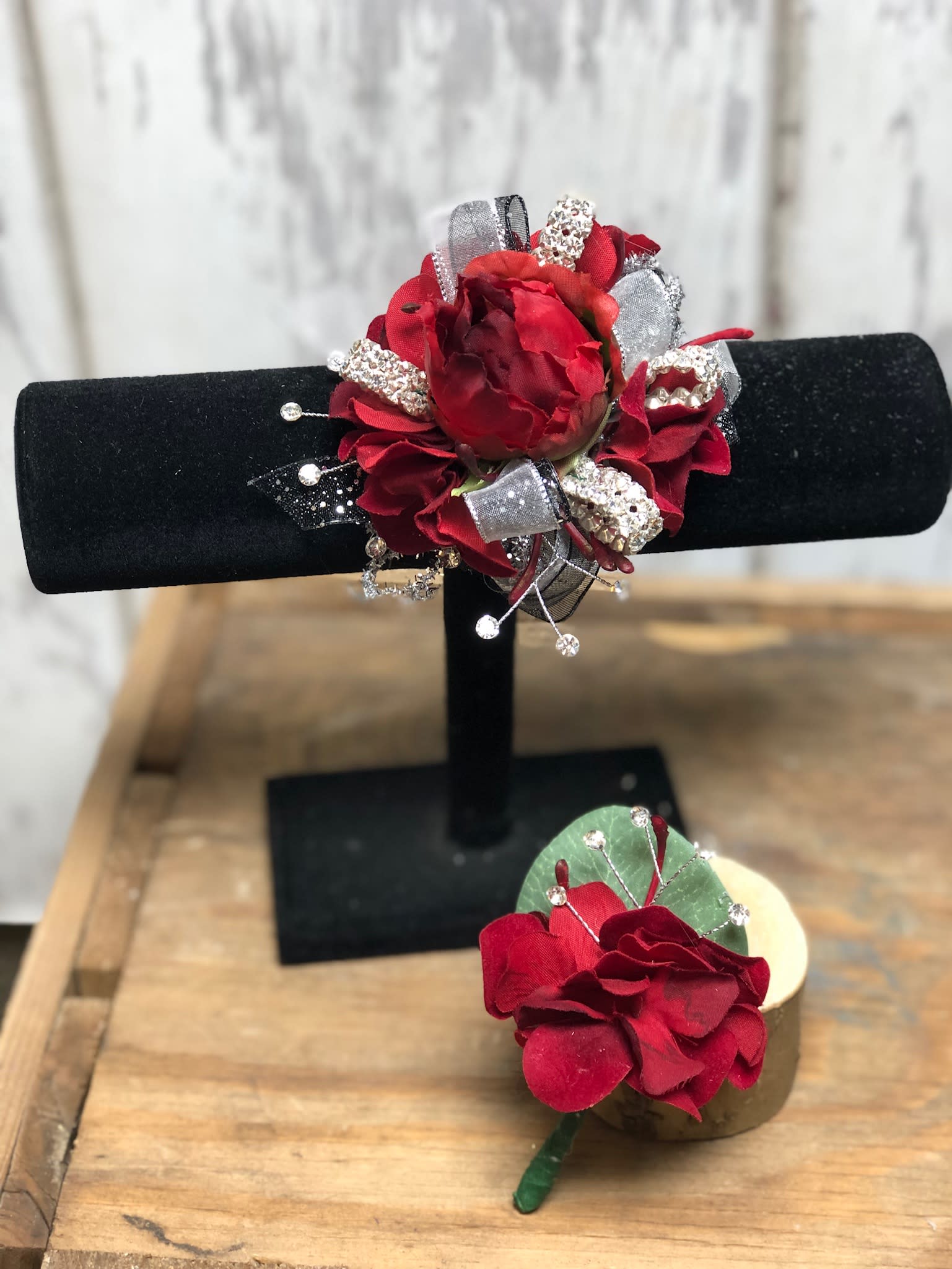 Unique Red Silk In Fayette Mo Paisley Bowtique Floral Design