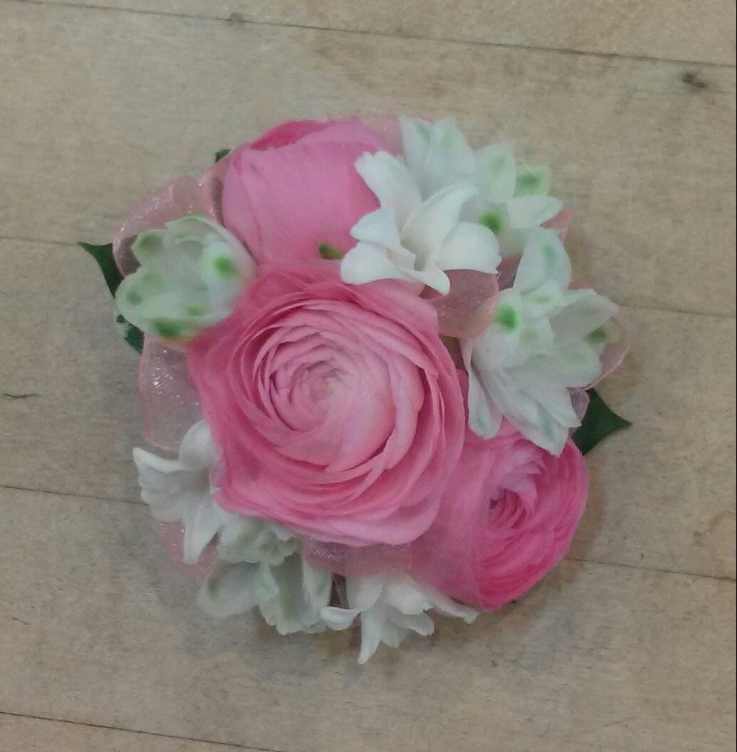 Pink Ranunculus With White Accents In Wayzata Mn Candlelight Floral Gifts