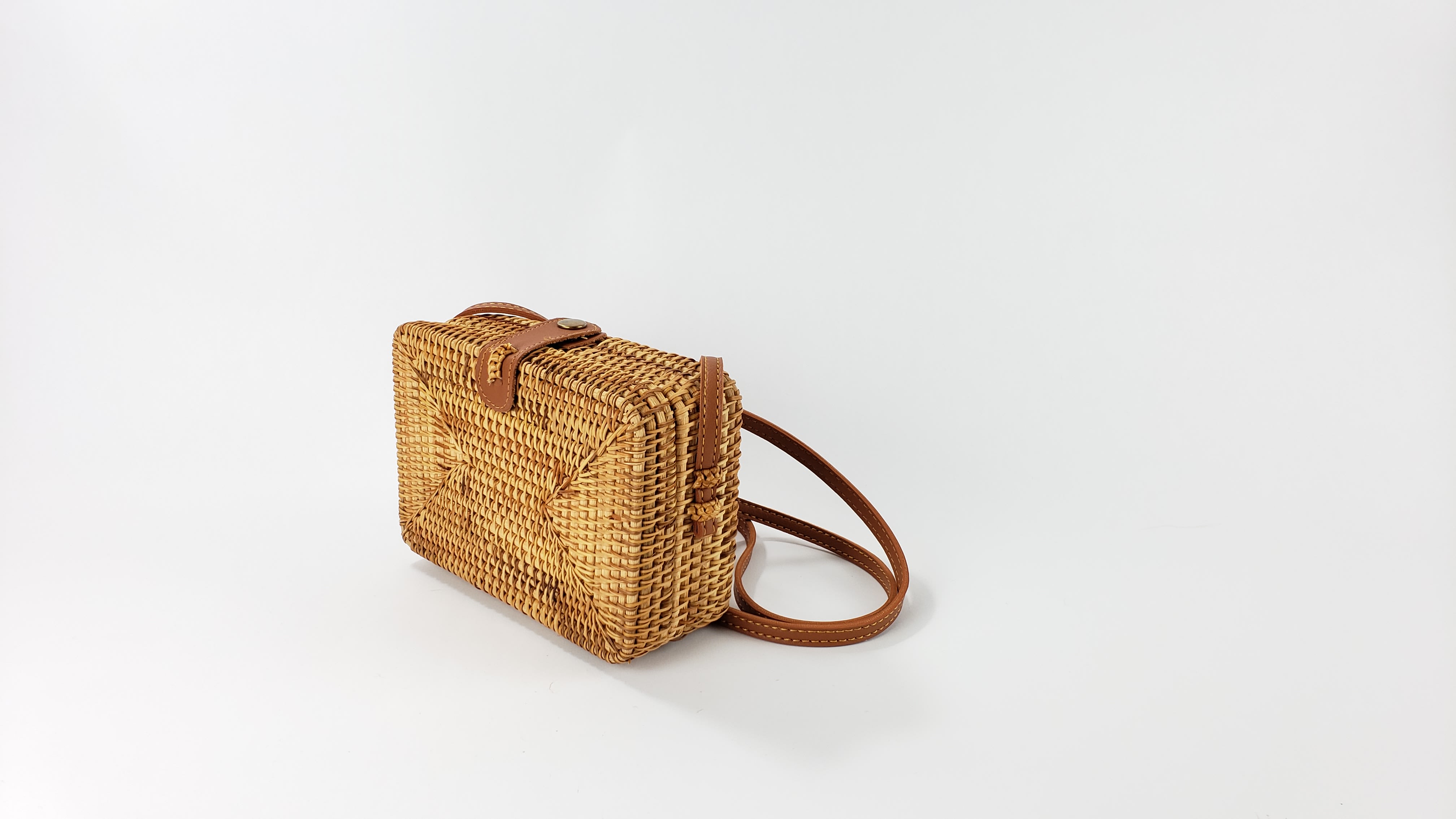 tan straw bag