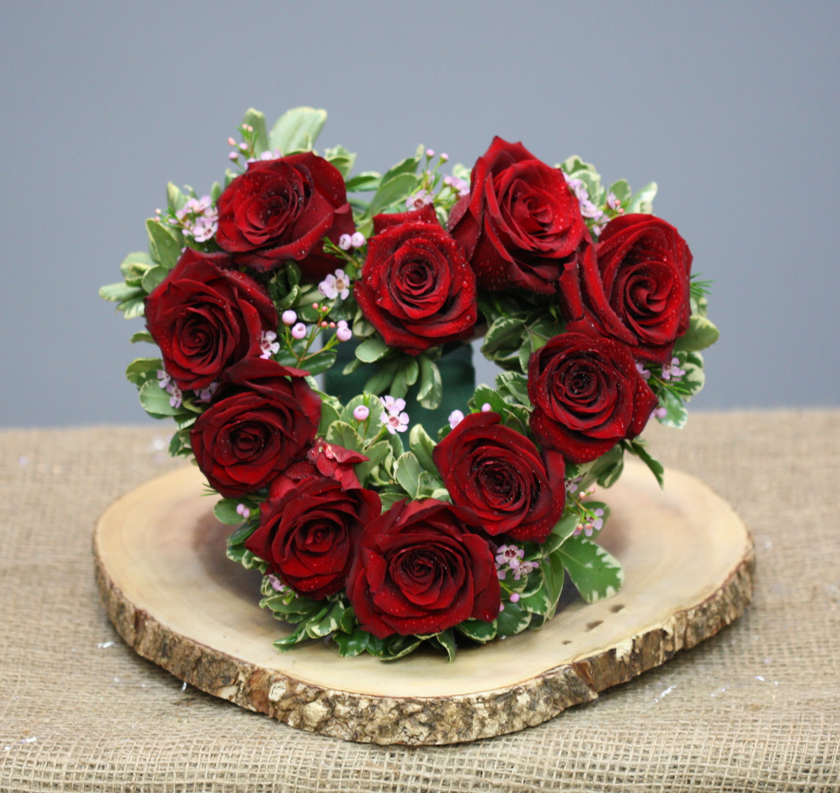 valentine s day red rose heart wreath sv1 in claremont ca sherwood florist uniqueart gallery