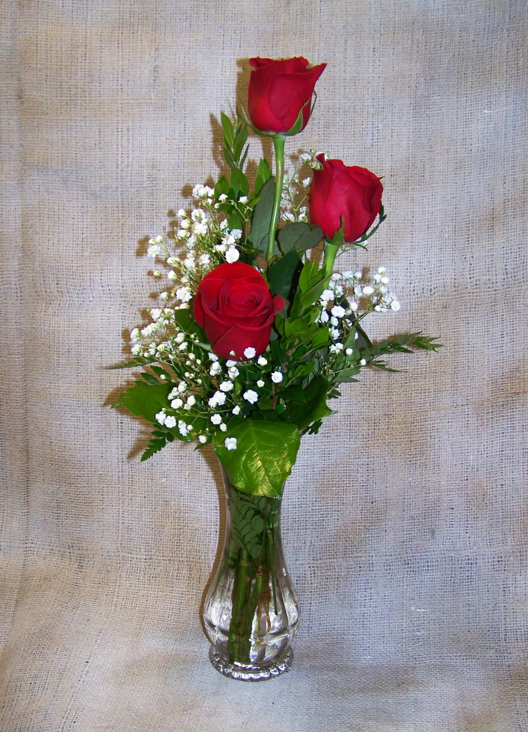 3 Rose Budvase In Bellevue Ne Bellevue Florist