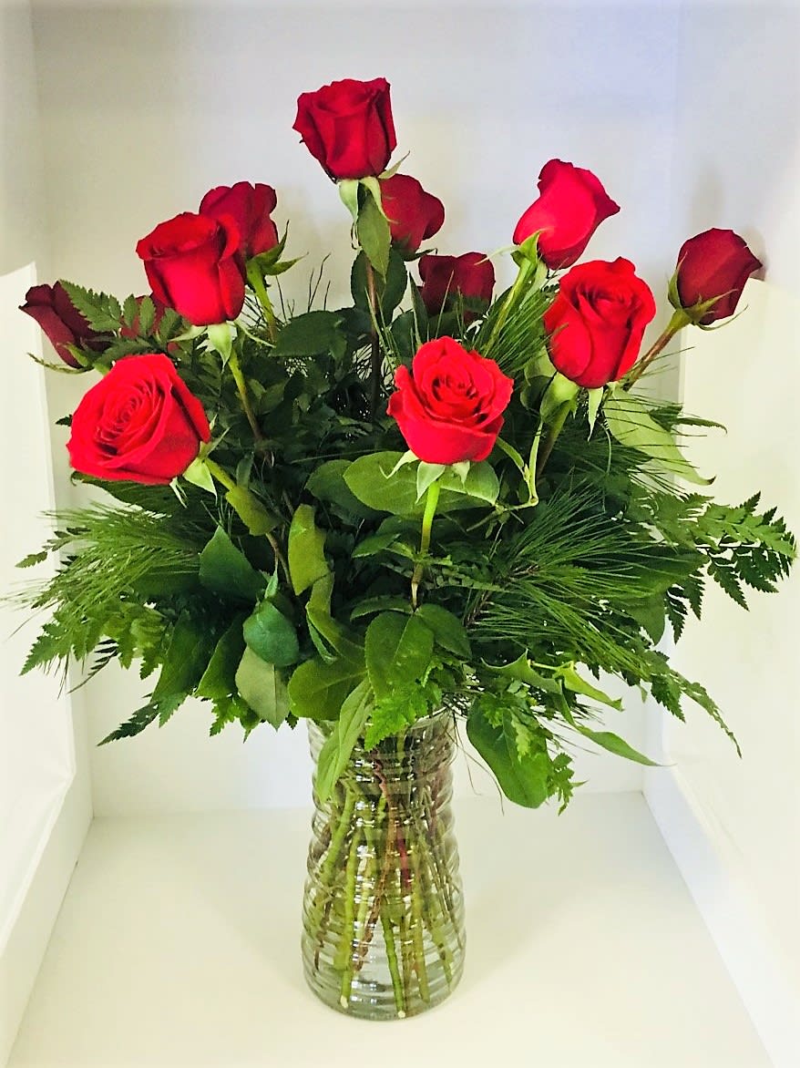 Classic Dozen Roses In Lincoln Ne House Of Flowers