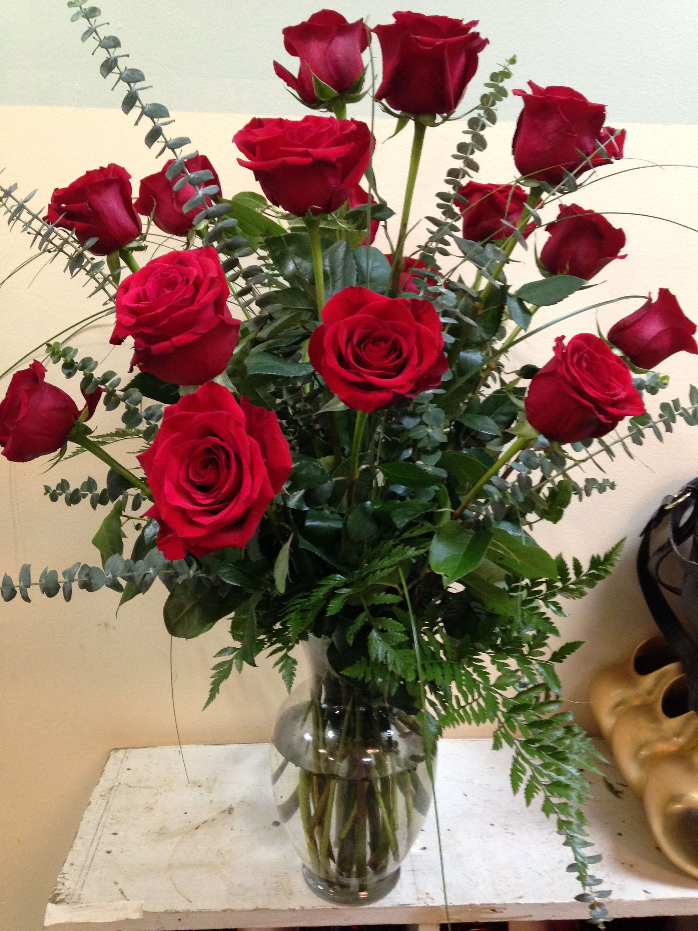 One Dozen Long Stem Red Roses In Platte City Mo Platte City Flowers And Gifts