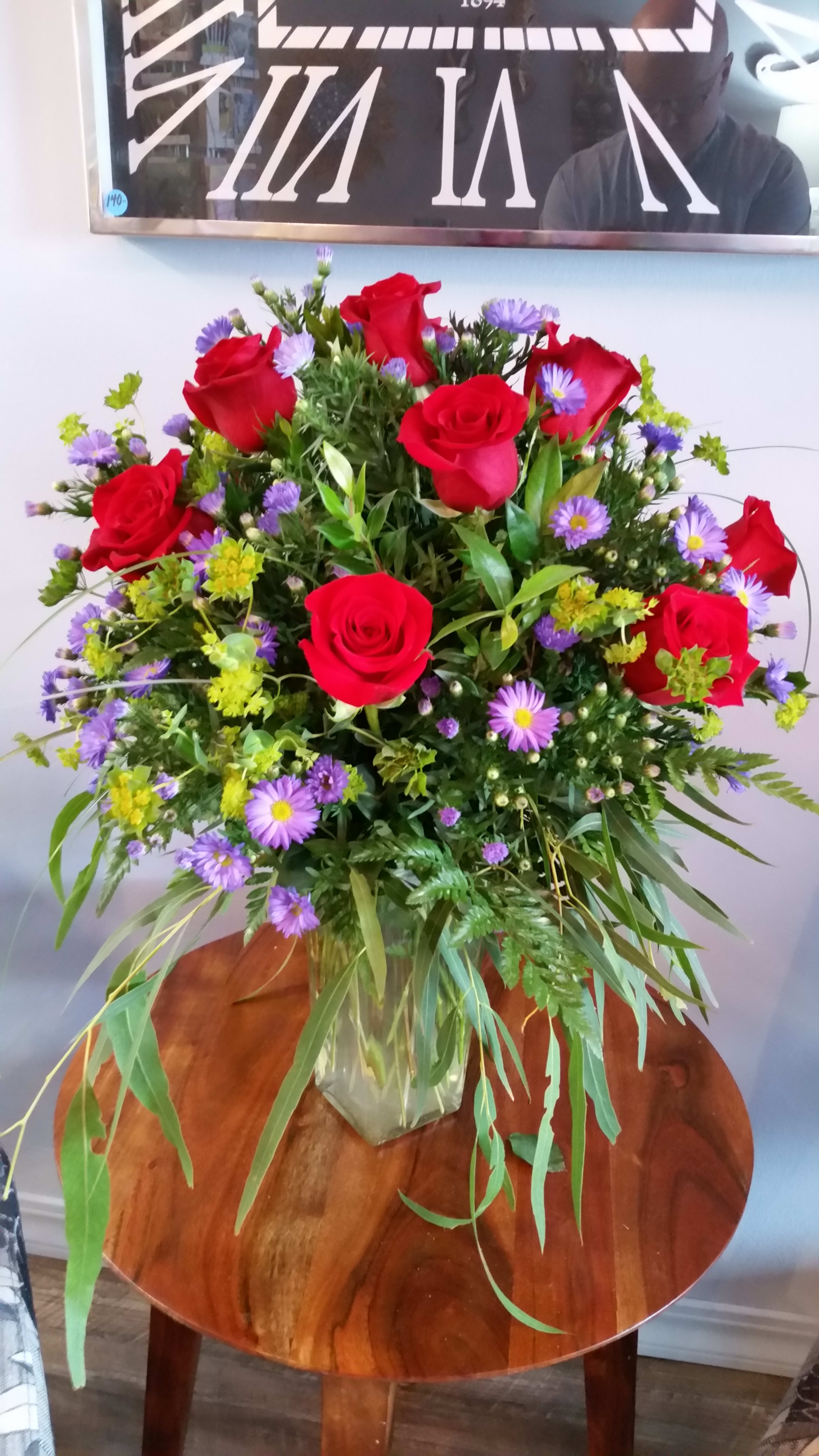 - Unlocking The Value Of A Dozen Roses: A Floral Investment
