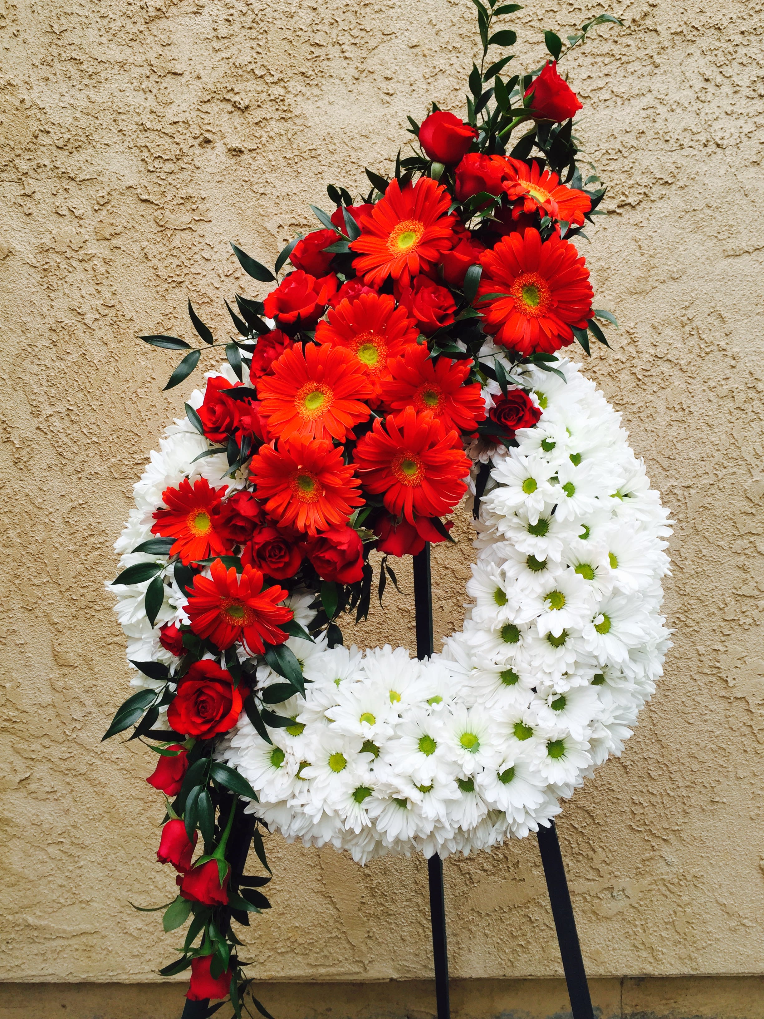 Funeral Wreath 4 In Huntington Beach Ca Huntington Flowers