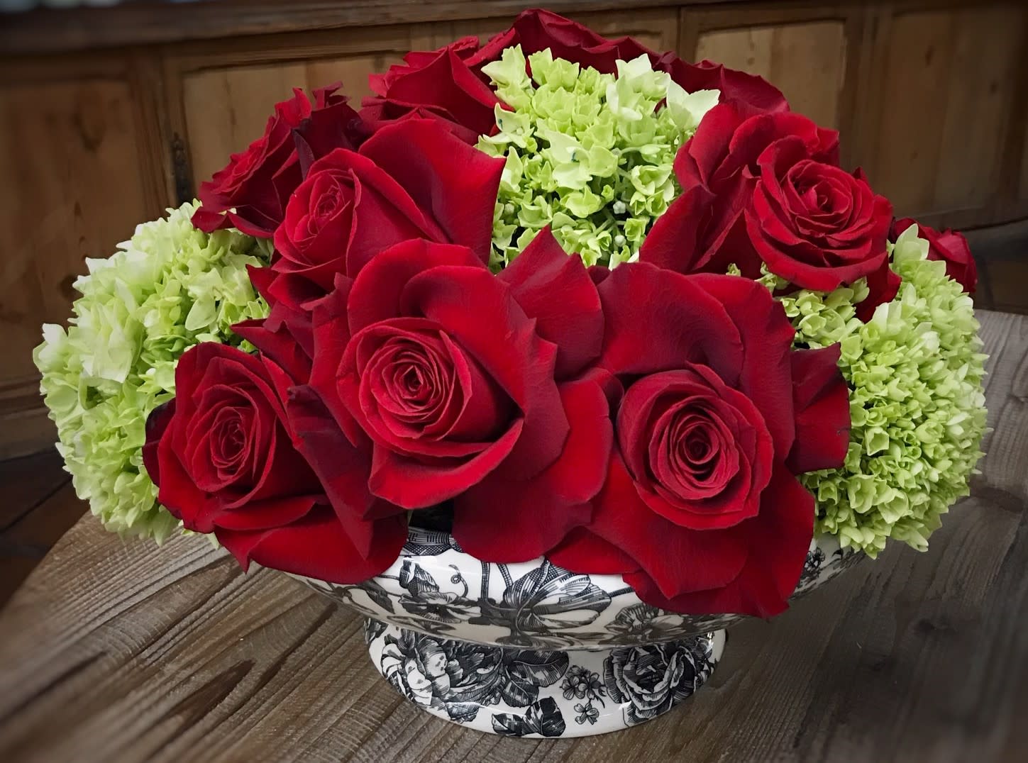 Red Rose Pave In Pasadena Ca Jacob Maarse Florists