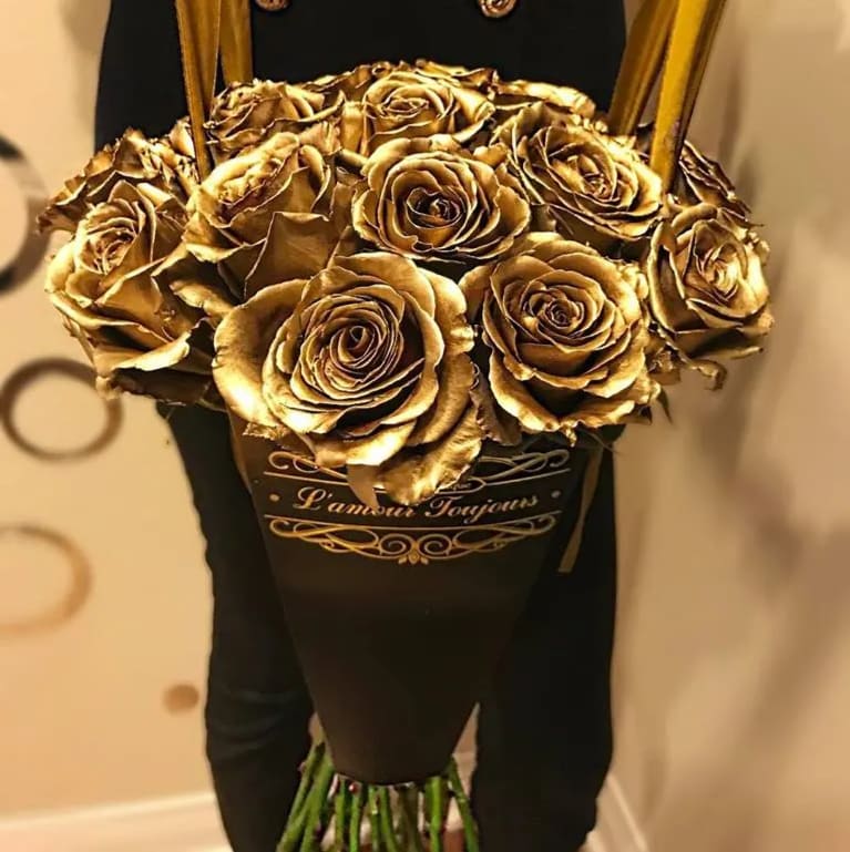 Signature Flower Cone Gold Roses In Newport Beach Ca L Amour Toujours Flower Boutique