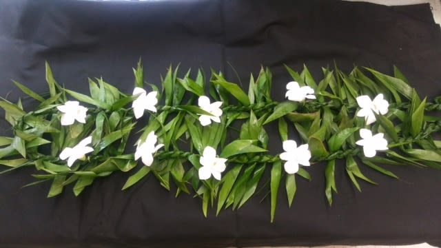Maile Ti Leaf Lei In Los Angeles Ca Mahalo Flowers