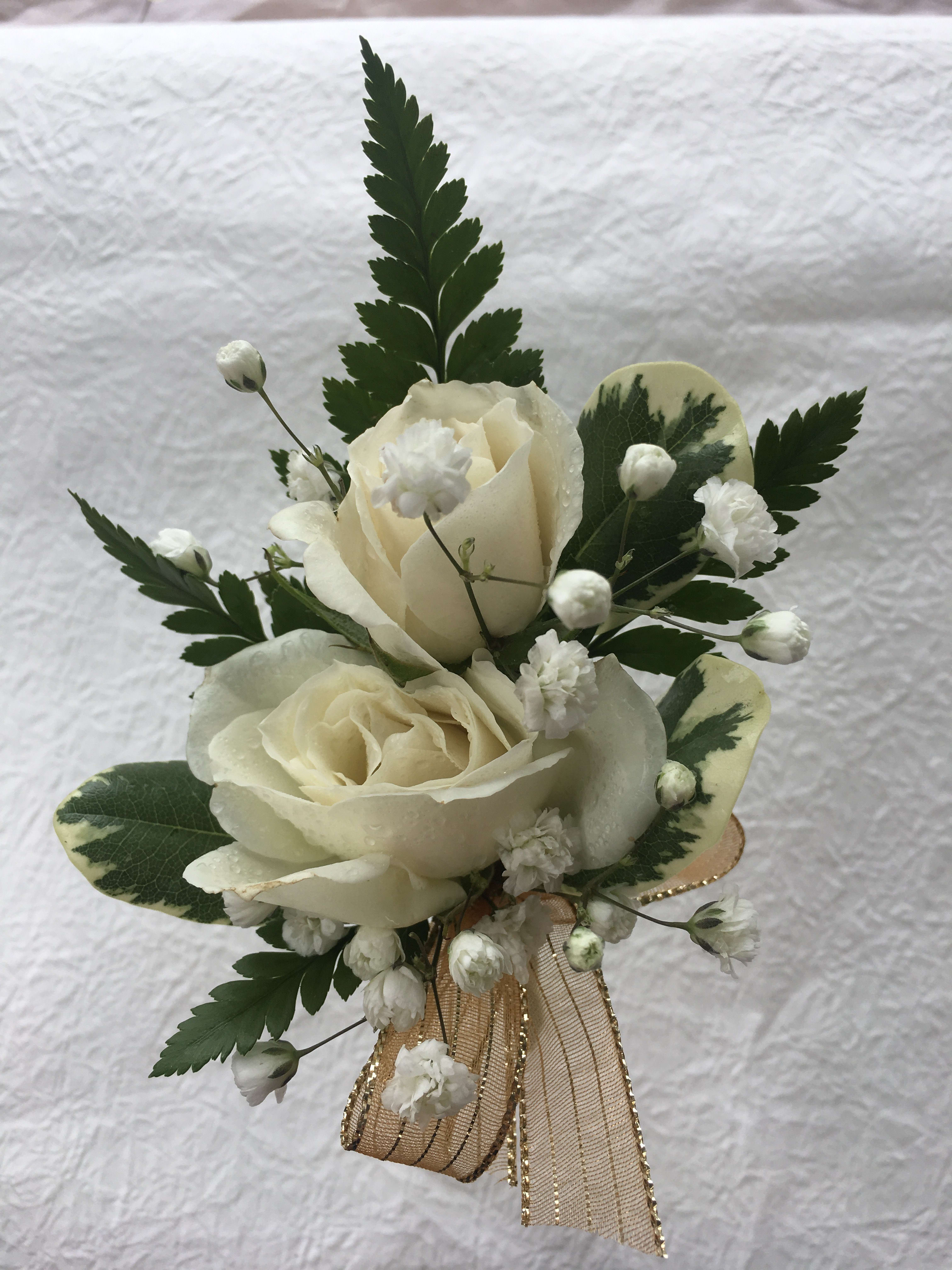 White Roses Boutonniere Pre Order Item In San Jose Ca La Floriya