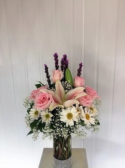 Light Pink Roses And Daisies Bouquet In Pico Rivera Ca Pico Rivera Flower Shop By Lety S Creations Gifts