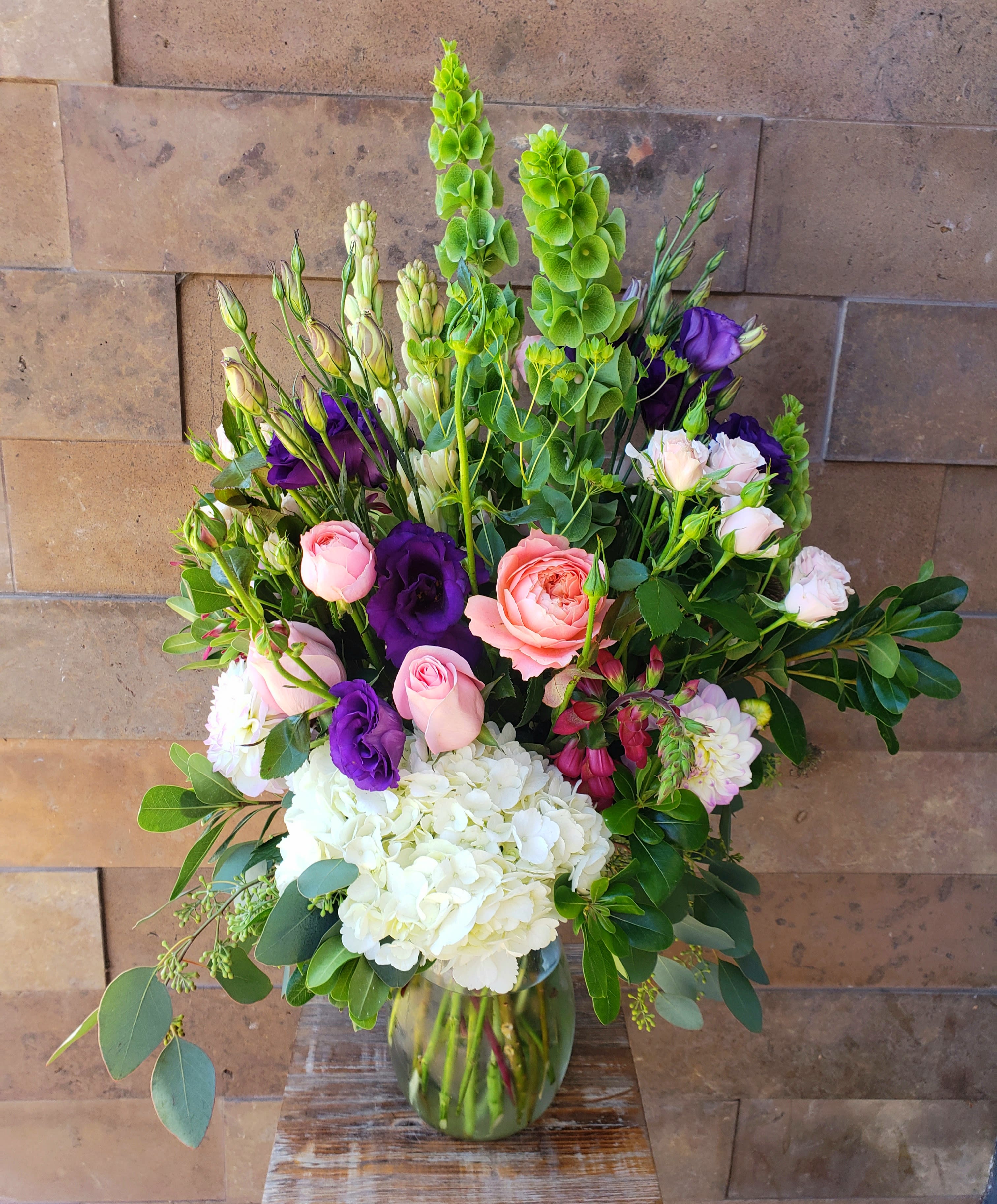 Romantic Garden in San Mateo, CA Blossoms Flower Shop