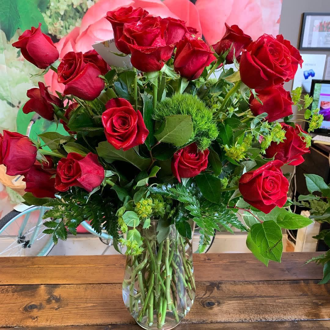Two Dozen Red Roses In Memphis Tn Premier Flowers