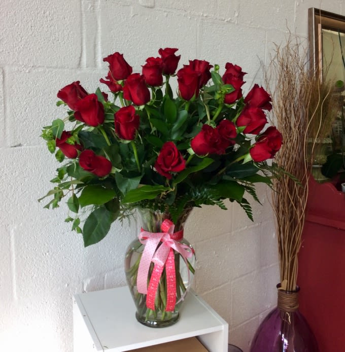 Bouquet Of Long Stem Red Roses 24 Stems In Coral Gables Fl Isa Entreflores