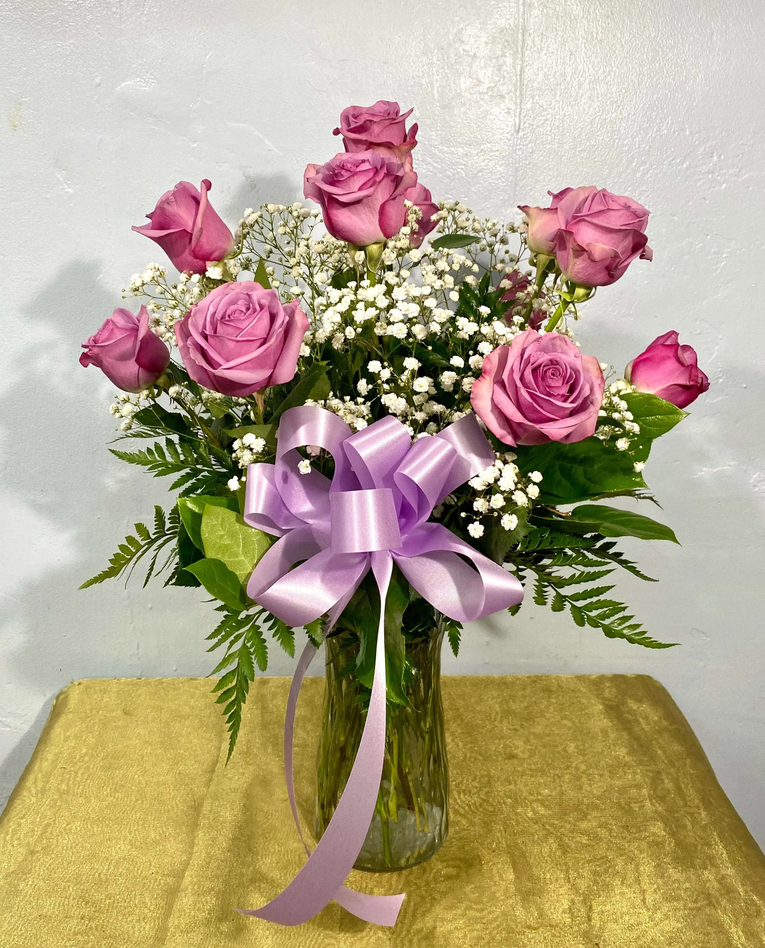 Dozen Long Stemmed Lavender Roses With Baby S Breath In Chandler Az Chandler Flowers