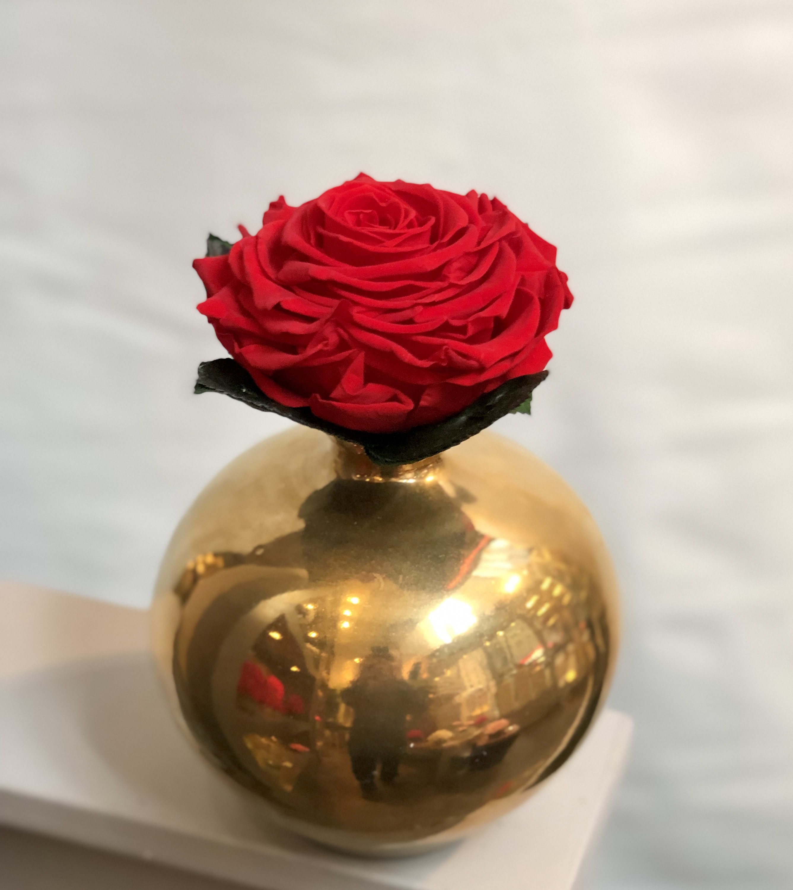Lasting Rose In A Hand Made Gold Luster Vase In New York Ny Roses And Blooms