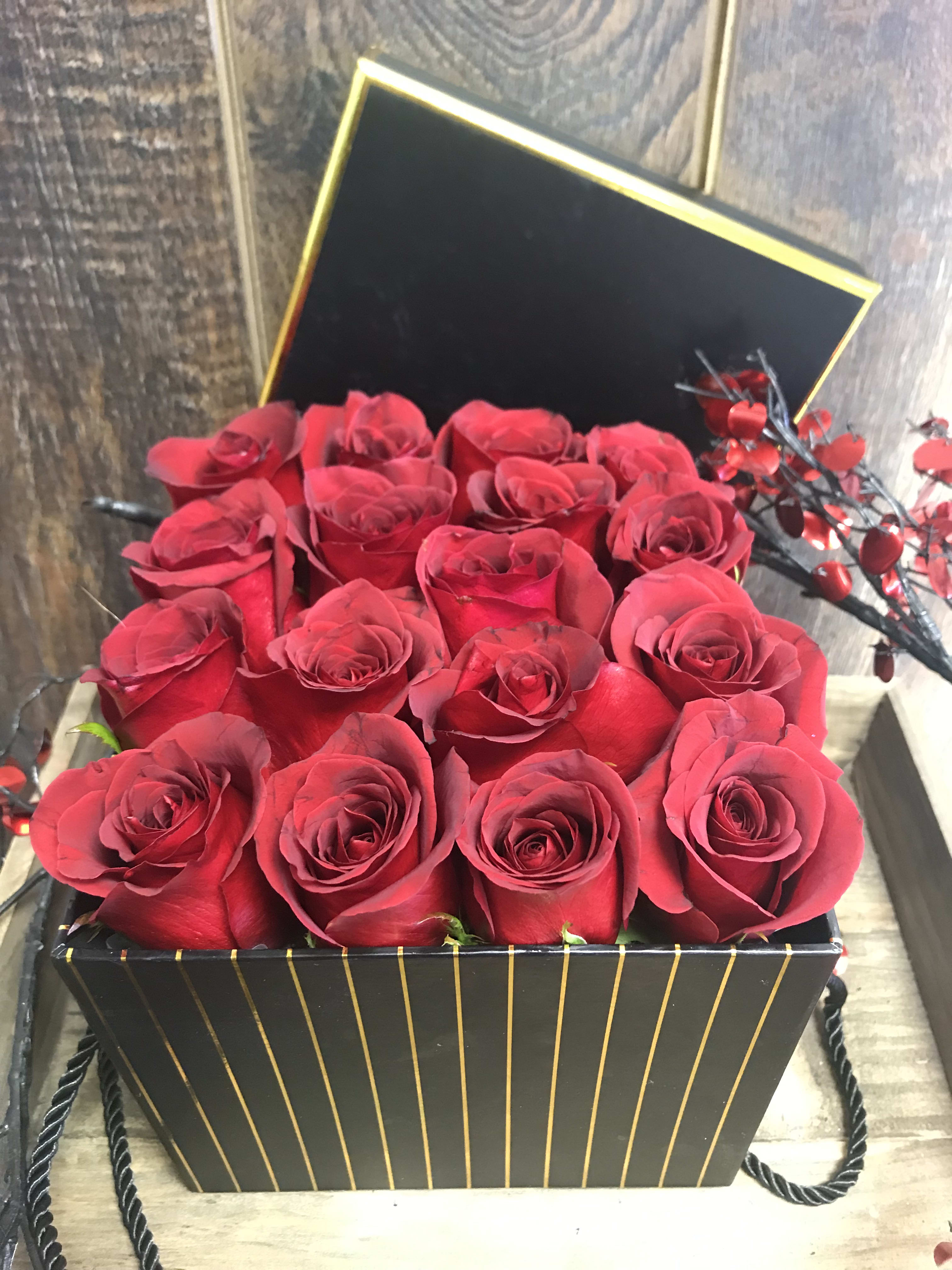 Modern Pave Style Roses In A Box In Las Vegas Nv Flower Petal Boutique