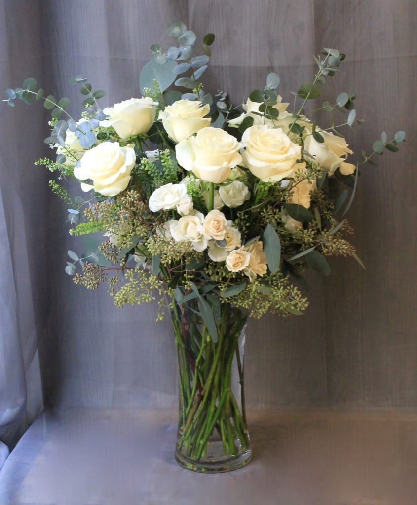Dozen White Roses In New York Ny Gotham Florist
