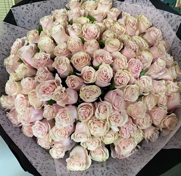 100 Pink Blush Premium Roses  - Wrapped  Bouquet Made with 100 pink blush roses  it’s a prestigious gift for that special someone, On any occasion.  