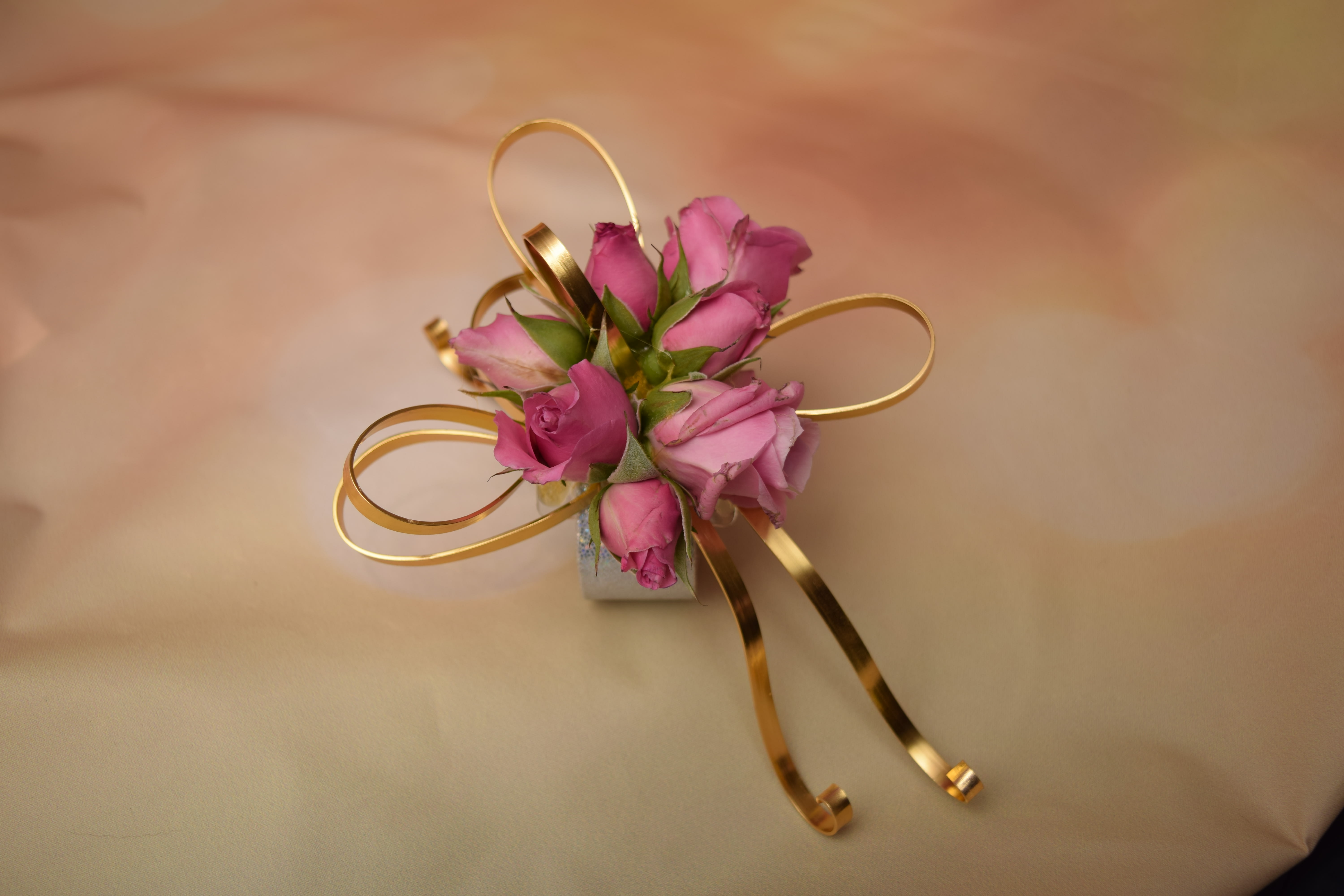 Zijn bekend ik ben ziek Zachte voeten Modern Rose Corsage by Lady Slipper Creations - Innovative Floral Design