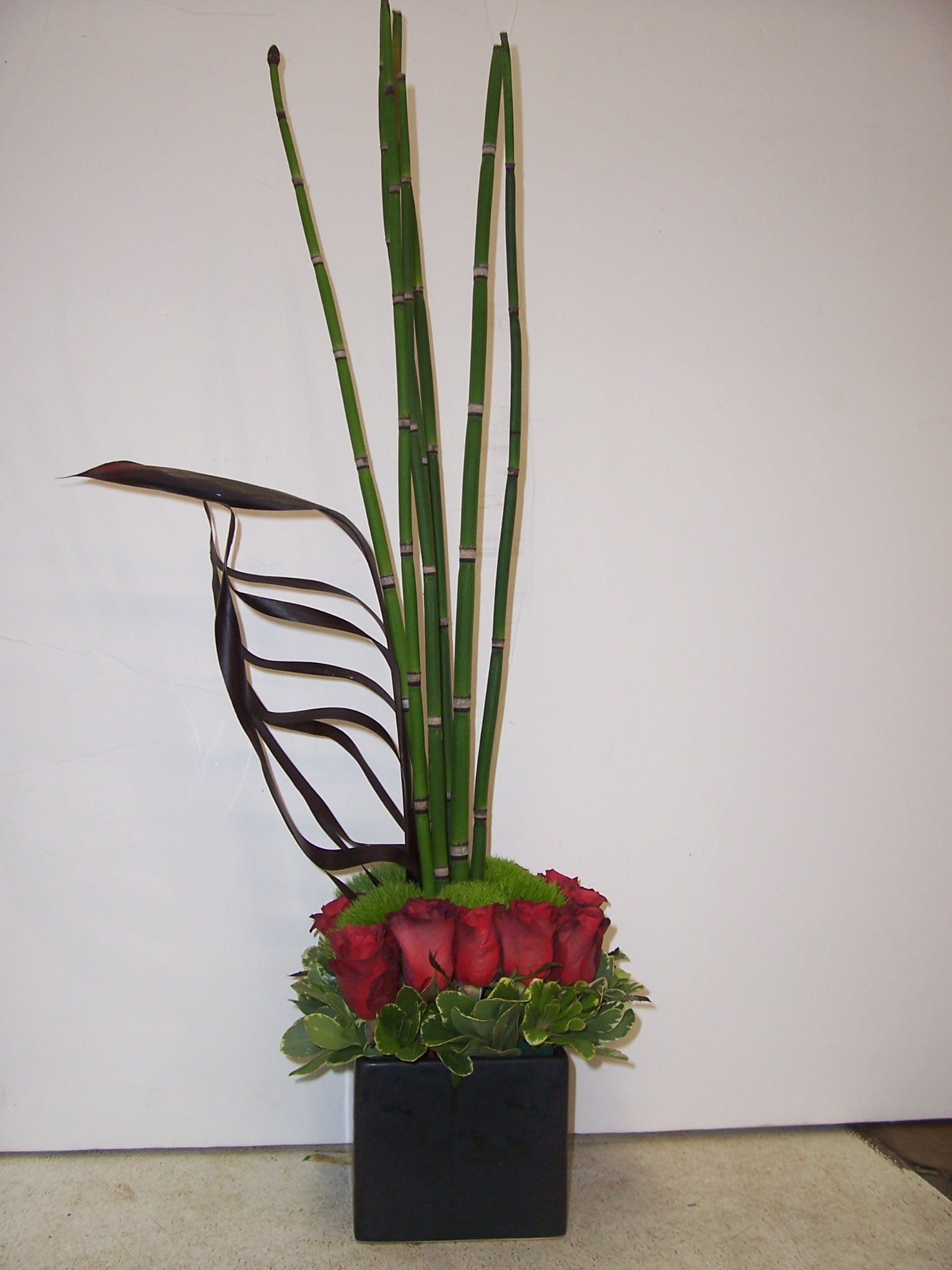Ikebana Roses by Boulevard Florist Wholesale Market