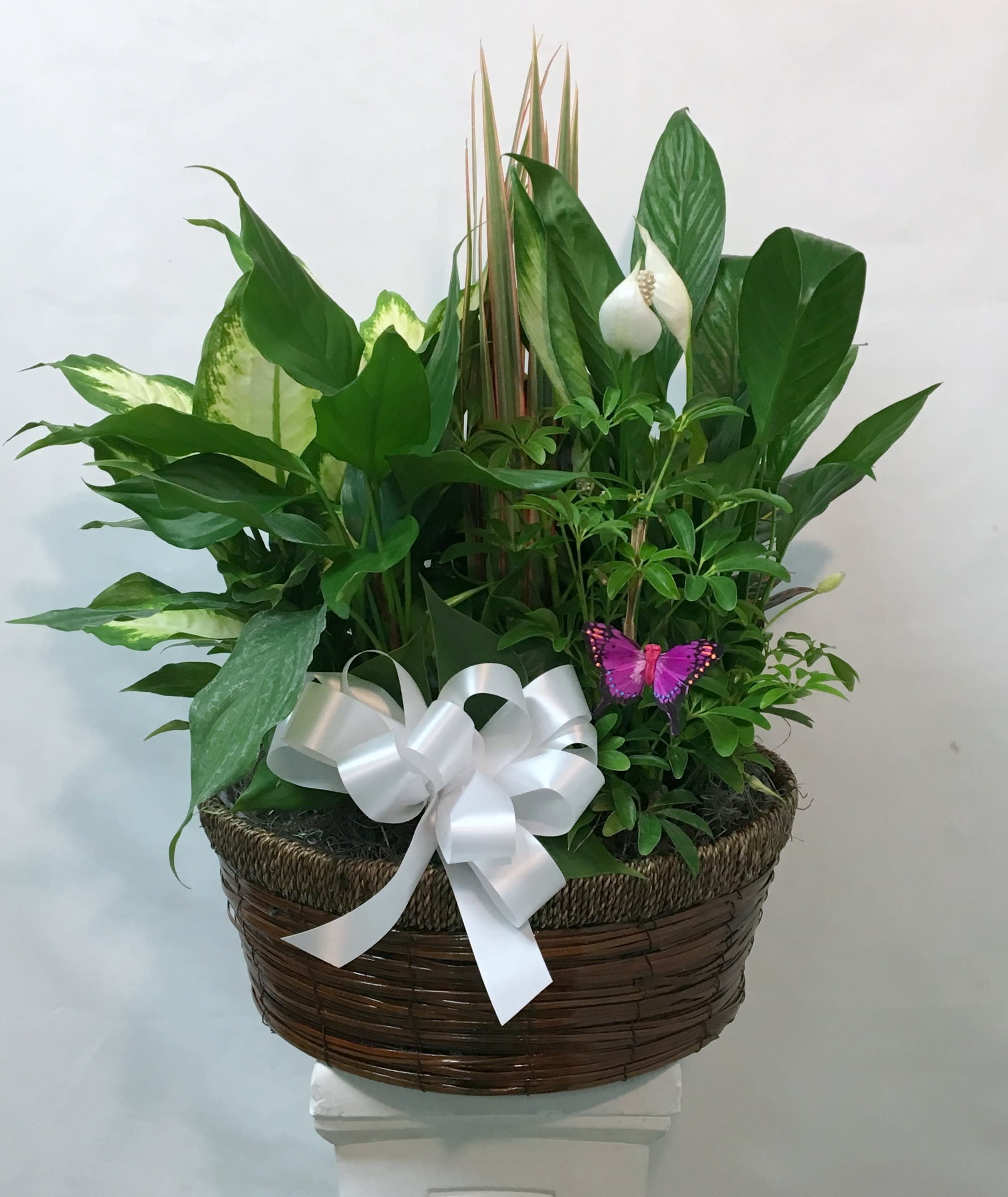 Large Wicker Basket DGB14 in Waldorf, MD Country Florist