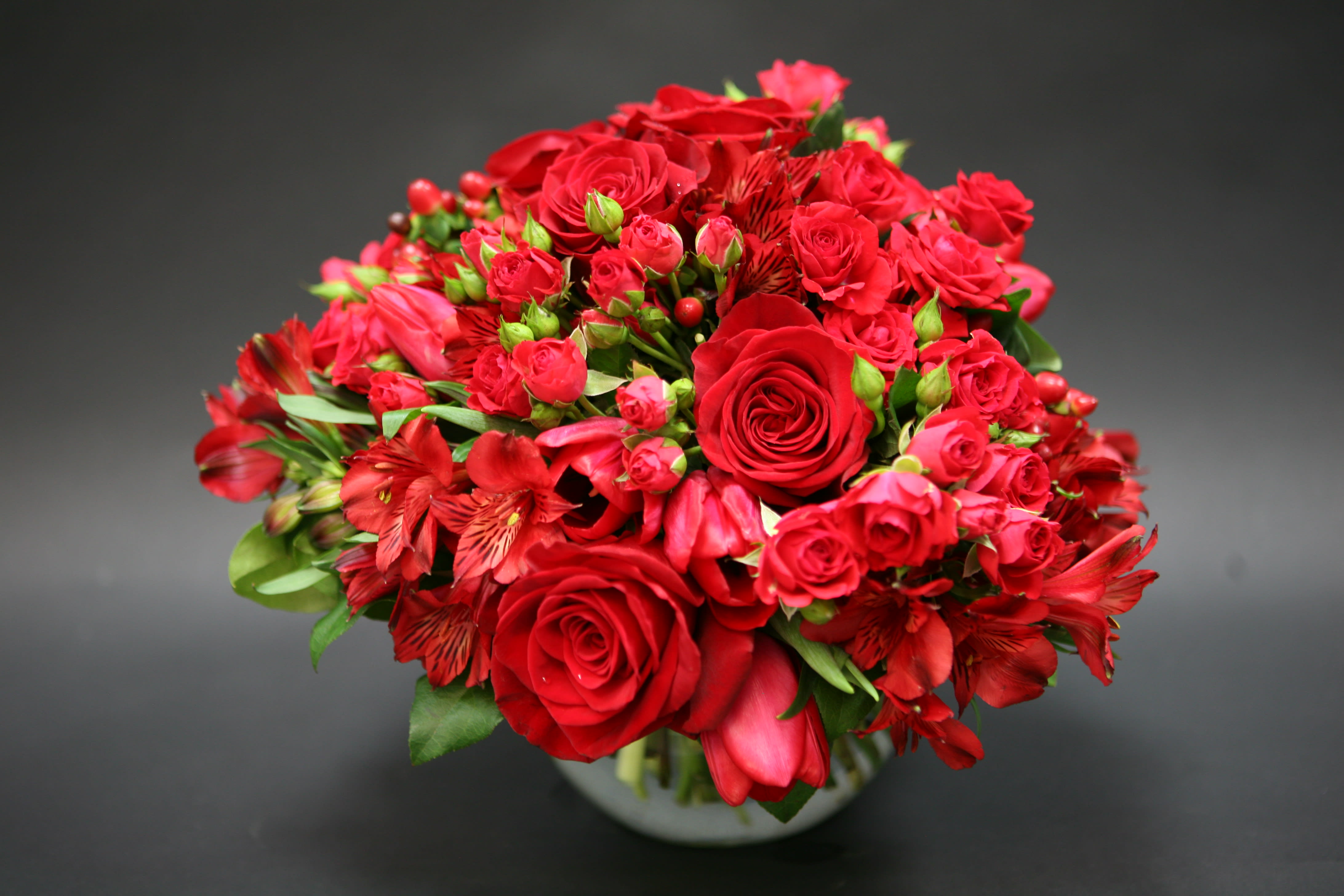 Red Roses & Alstroemeria in Pasadena, CA | Jacob Maarse ...