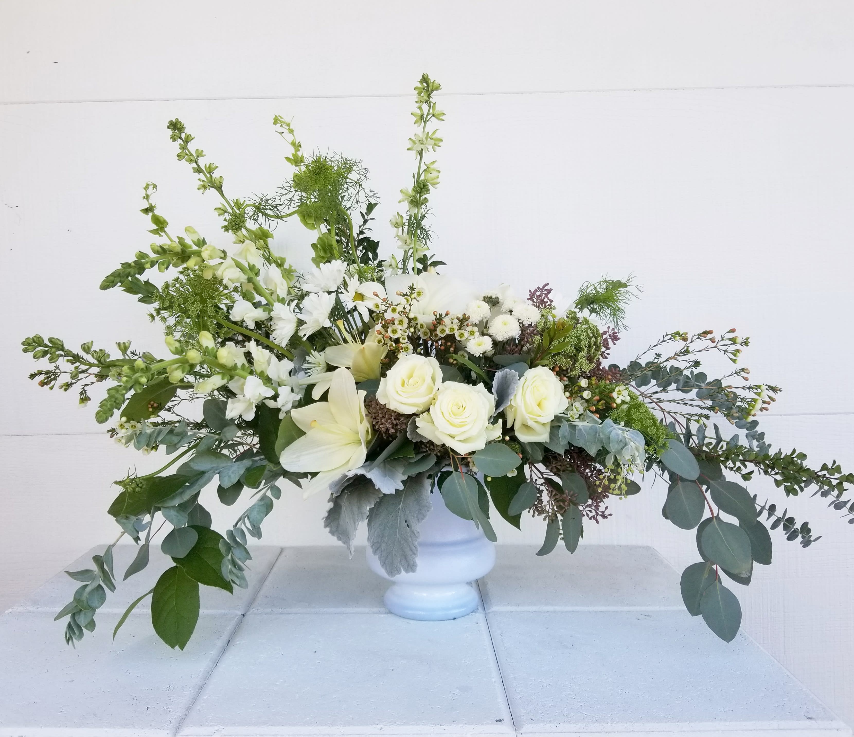 White Garden Sympathy Urn In Scottsdale Az Paradise Valley Florist