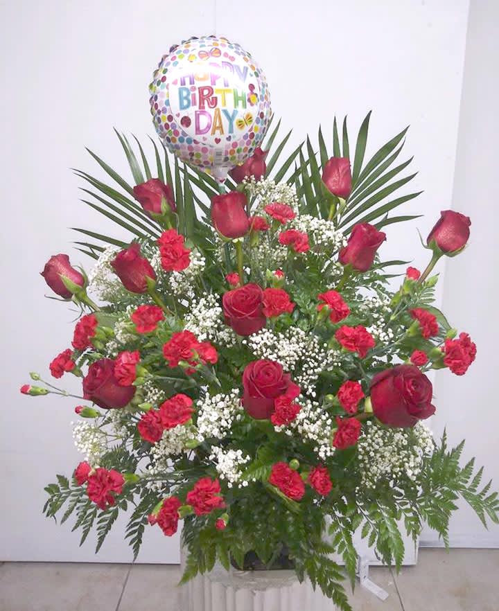Arreglo de rosas – especial para cumpleaños by Rapid Flower Shop
