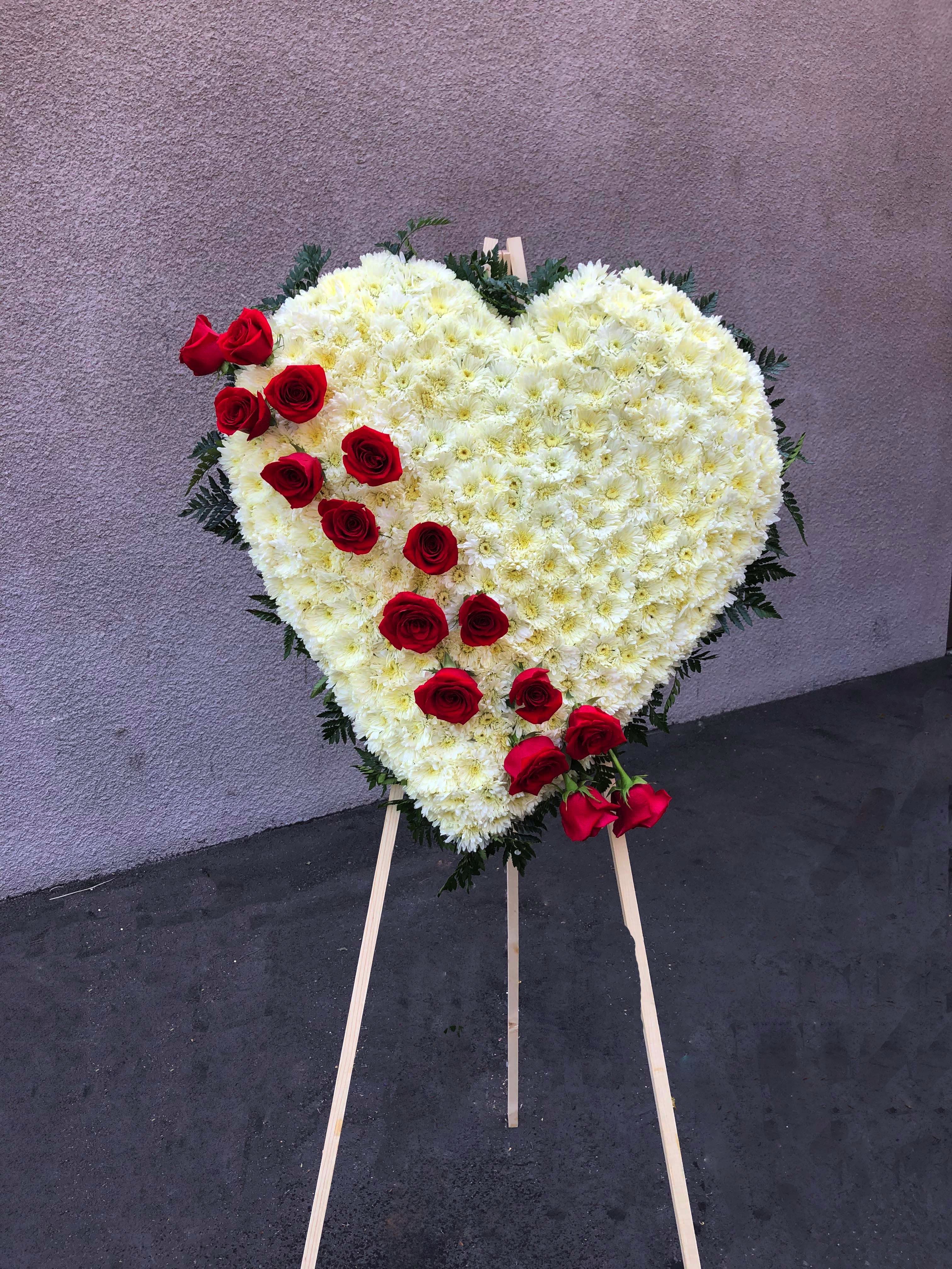 Red roses across Red roses across - White large heart with Pom pom ,leather and roses