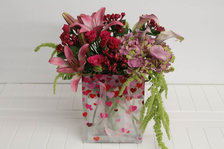 Love to Carry-V Love to Carry-V - Calla Lilies, Asiatic Lily, Spray Rose, Hydrangea