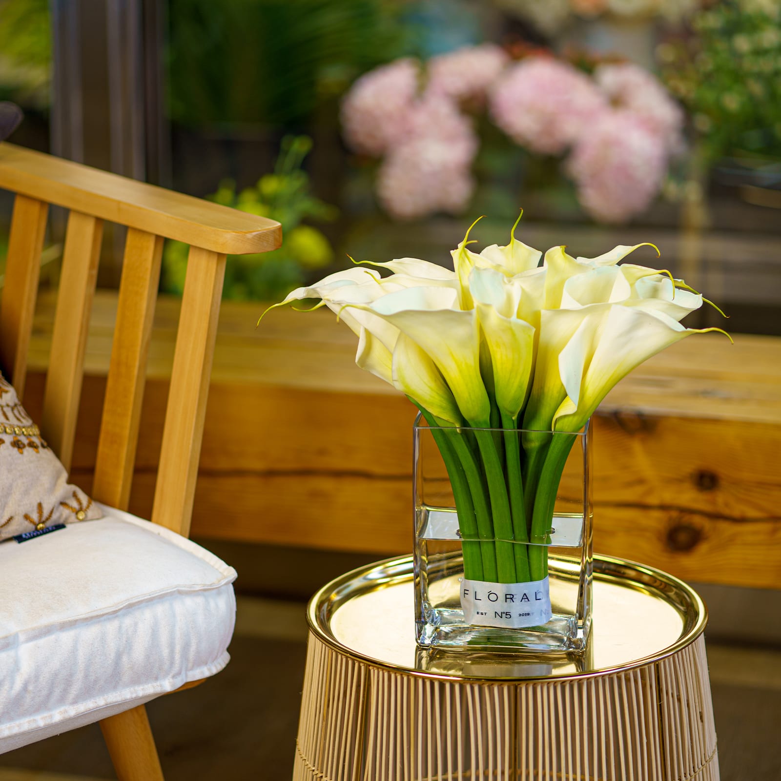 No.31White Calla Lilies in a Glass Vase in Studio City, CA Floral №5