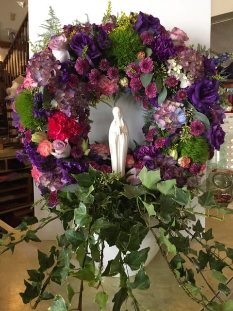 Embracing Madonna Embracing Madonna - Tranquil garden wreath with Madonna will bring everlasting comfort and peace.