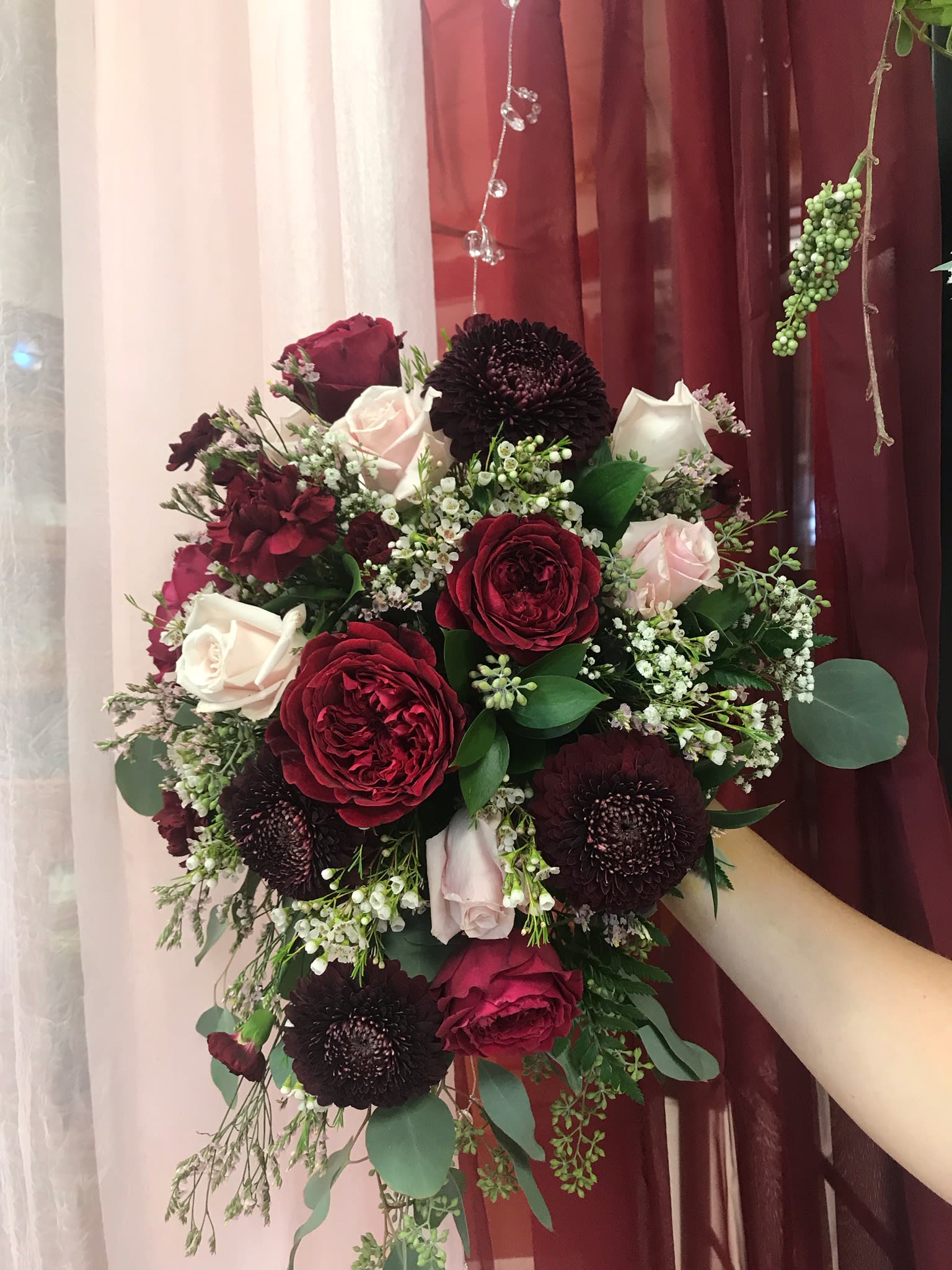 A Mixed Bouquet Of Beautiful Flowers For A Perfectly Elegant Bouquet In