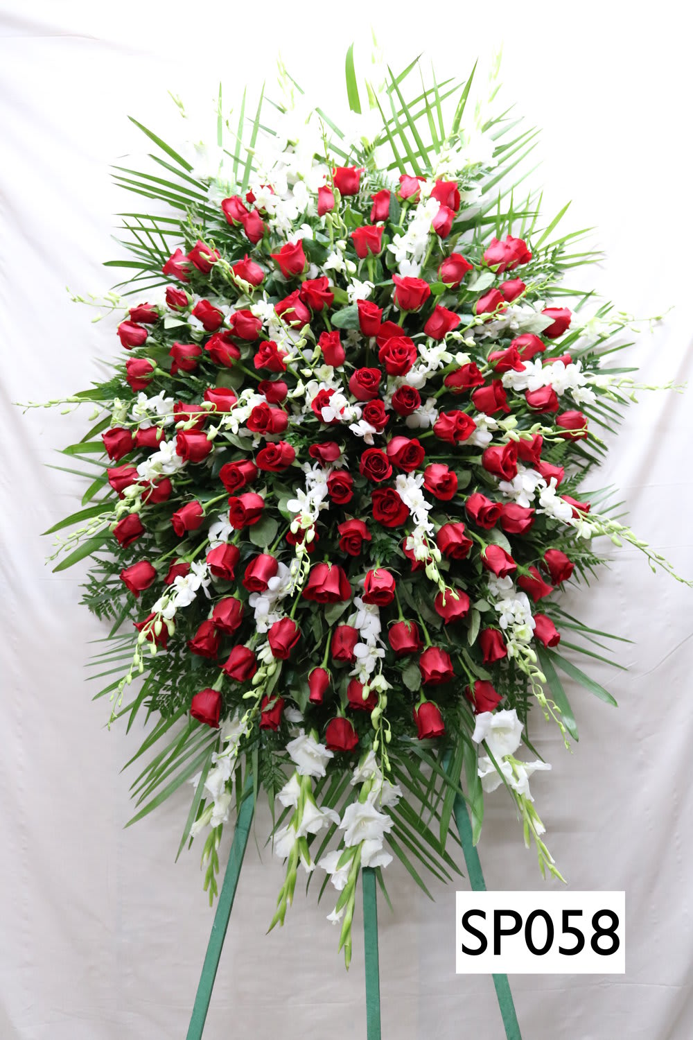 SP058 - White Orchids, White Gladiolas, Red Roses ( 100 Roses )