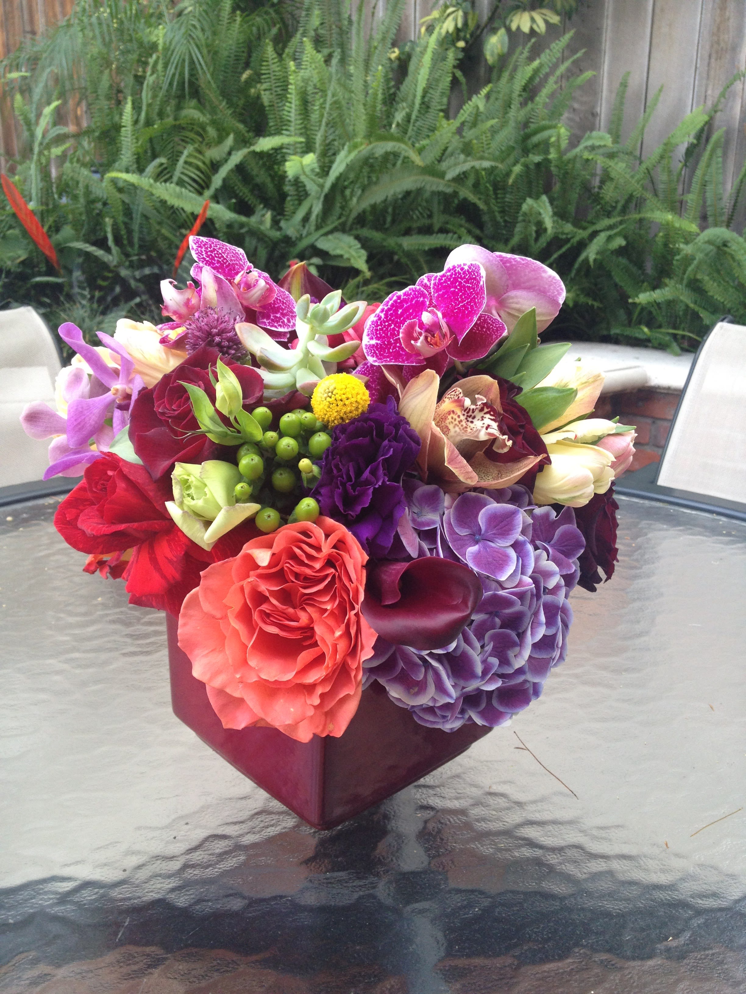 Modern day design wood box - This is gorgeous lush of Jewel Tones colors to showcase the unique texture of flowers and design with style. Modern