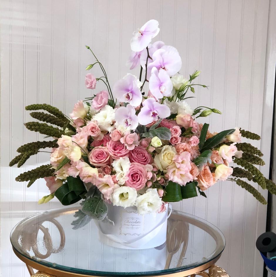 Pretty Chocolate Bouquet with Phalaenopsis Orchids Pretty Chocolate Bouquet with Phalaenopsis Orchids