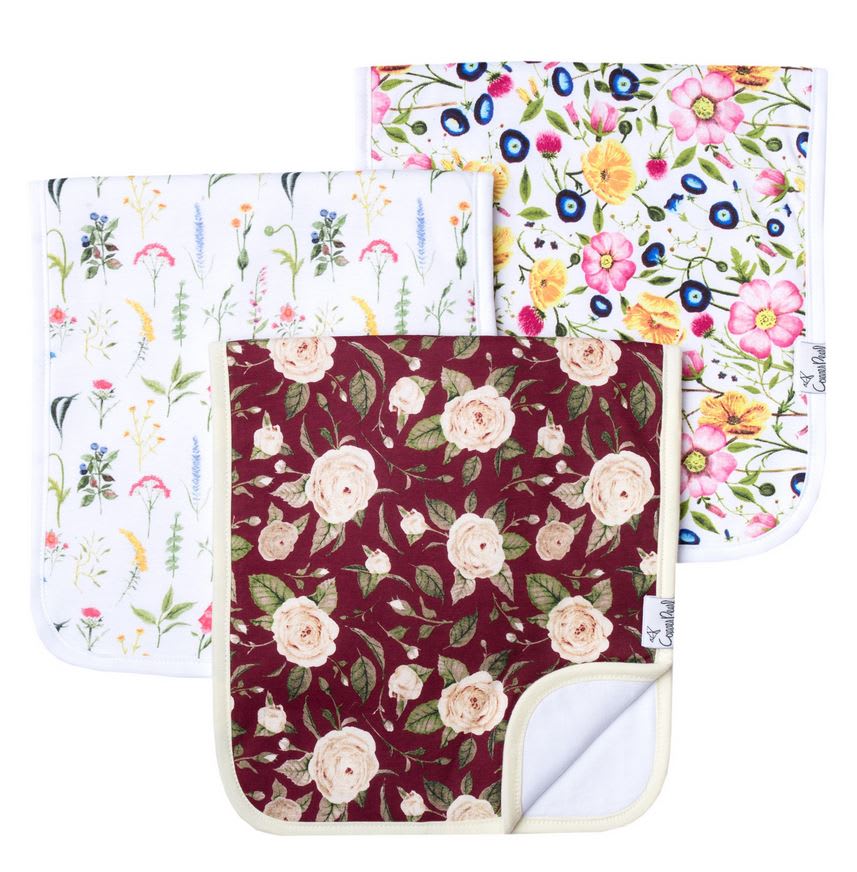 Scarlett Burp Cloths - Set of three 100% COTTON FRONT AND BACK with baby’s comfort in mind. ABSORBENT FLEECE LAYER provides superior absorbency. OVERSIZED 21x10 INCH SIZE Our burp cloths come in a generous 21x10 inch size, providing greater shoulder coverage (and fewer outfit changes) for Mom and Dad. Comes in a gift bag with tissue and pretty bow!
