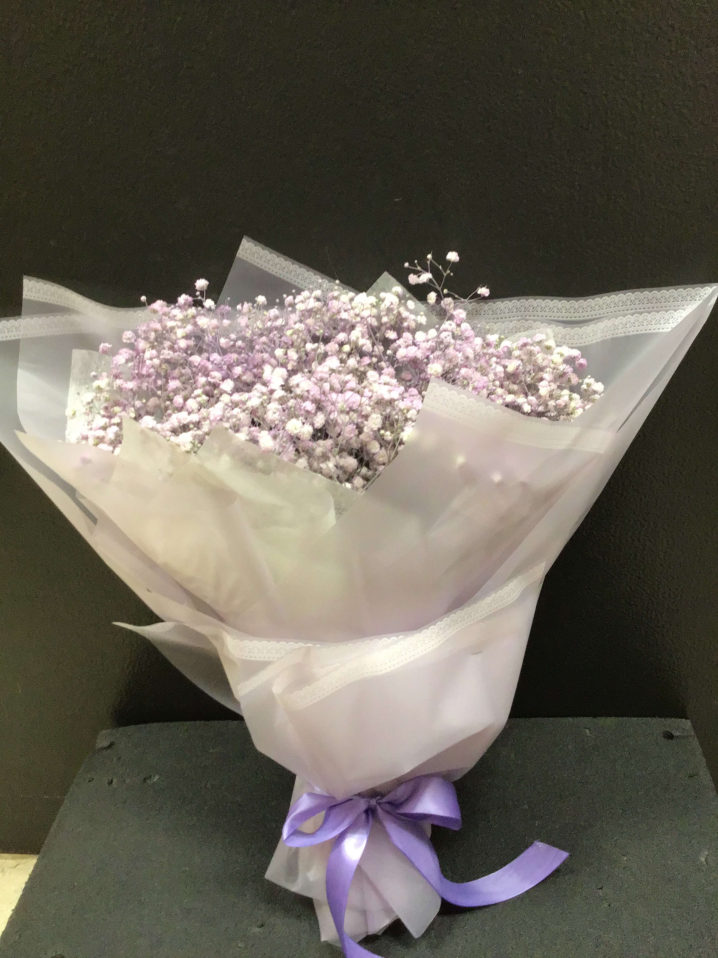 Hong Kong Style Warping (BQ39)  - Big bunch of Lavender  baby breath Wrapping with craft paper finish with a big bow