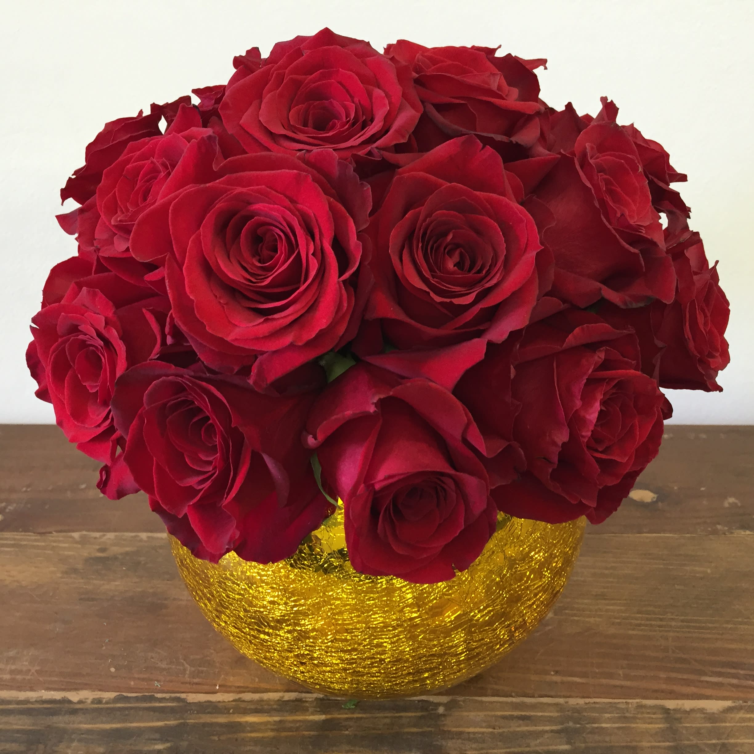 Love and Gold - Two Dozen Roses fit perfectly in a Glamorous Gold bowl. It's pure Glam! 