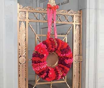SF77-11 - Monochromatic Hanging Cemetery Wreath - As Shown : SF77-11