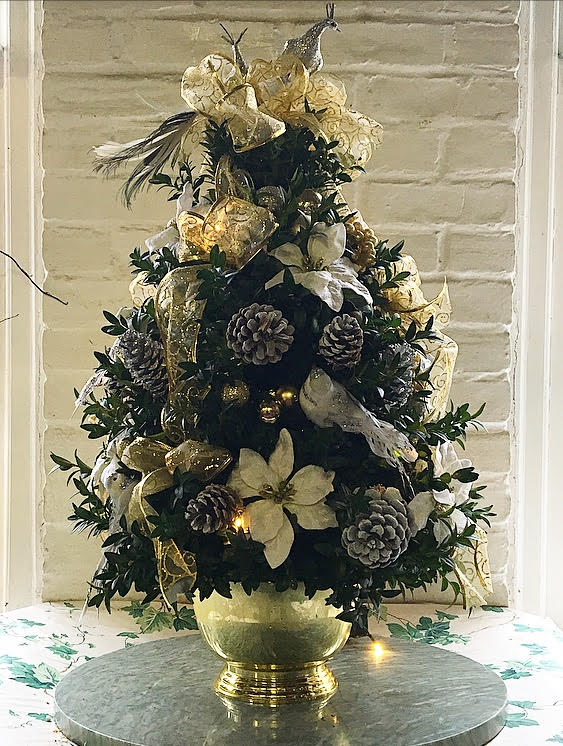 Christmas Tree in Woodmere, NY The Woodmere Florist